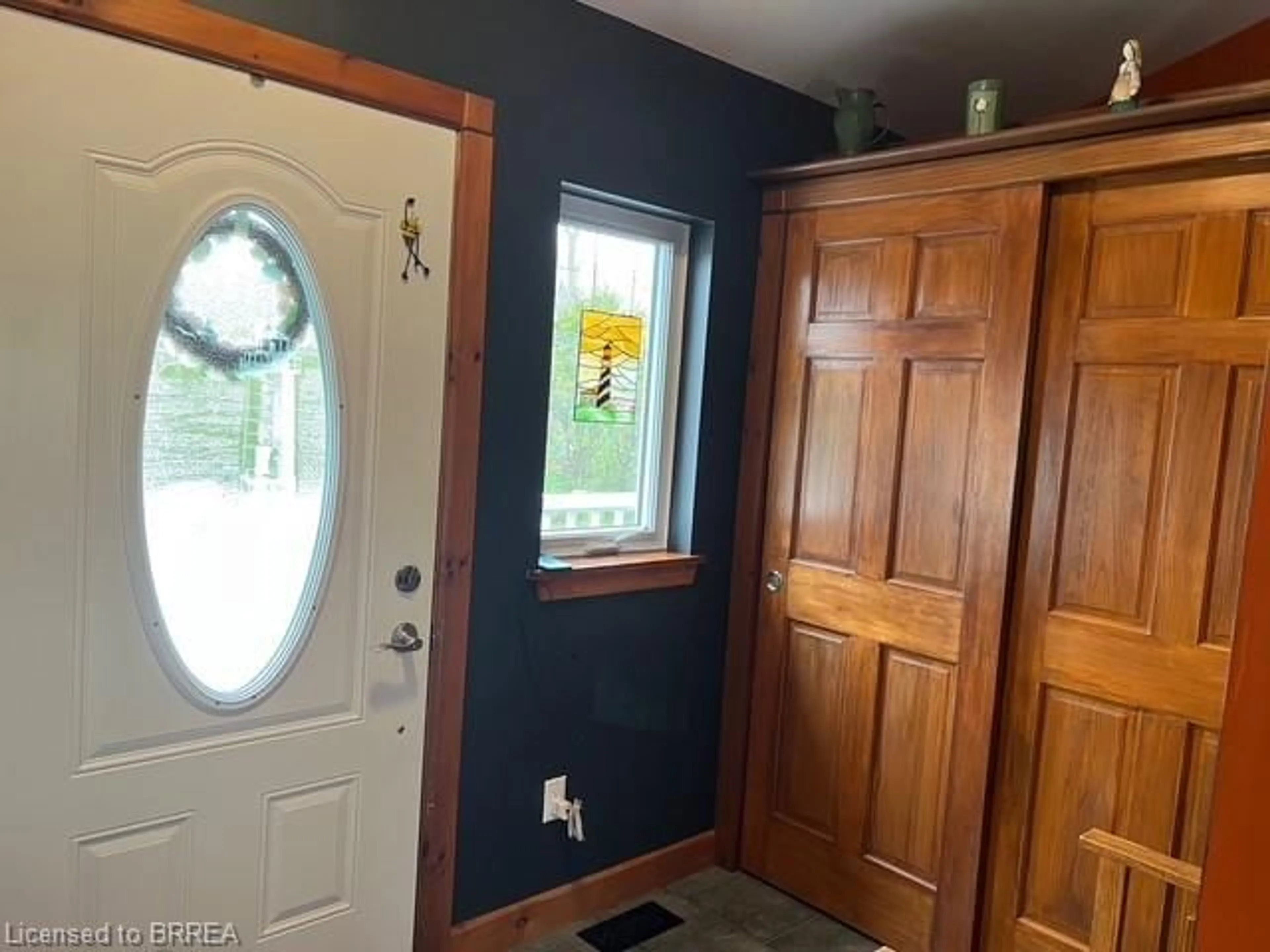Indoor entryway for 3302 Colin St, Aylmer Ontario N5H 2R2