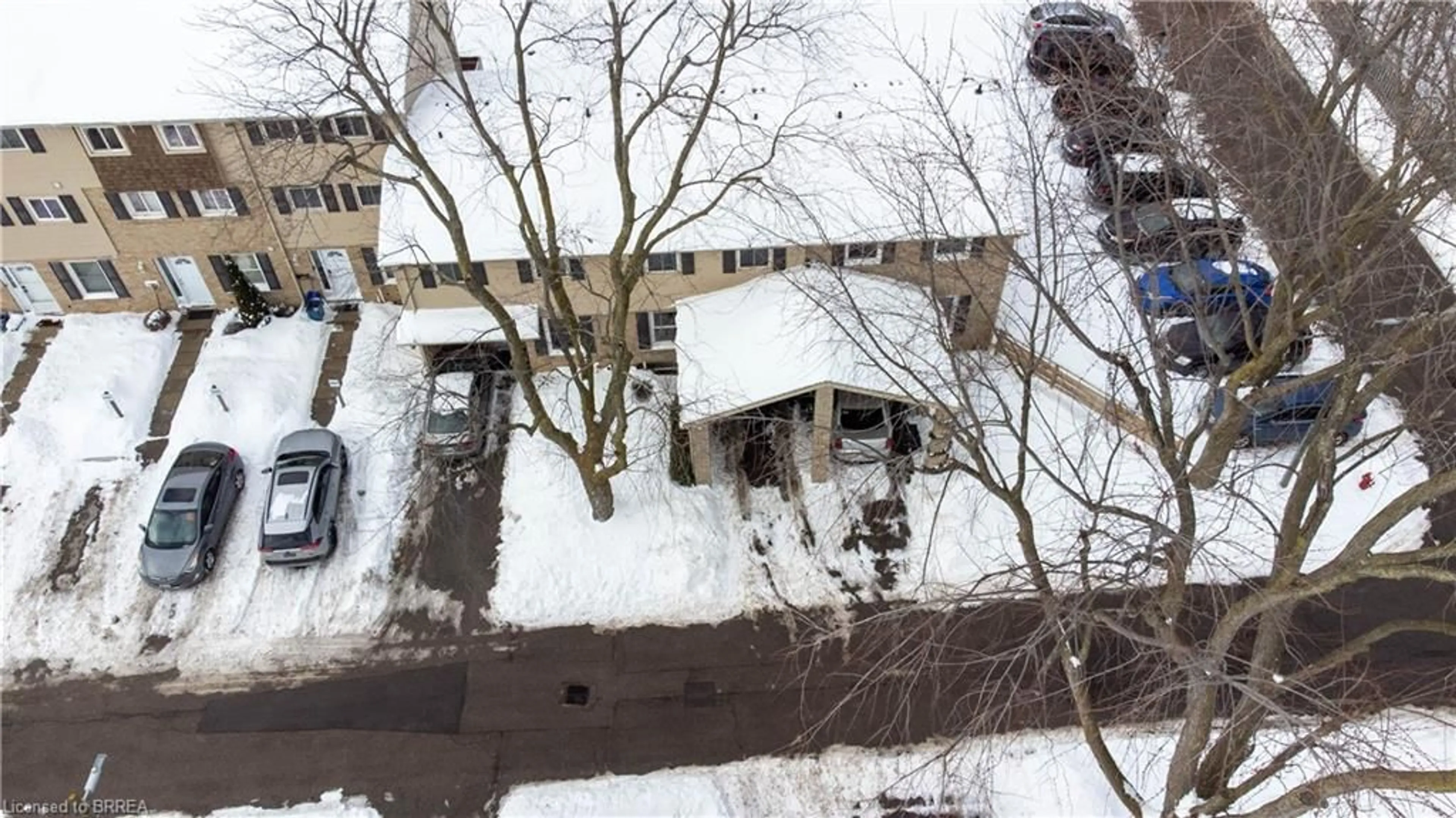 A pic from outside/outdoor area/front of a property/back of a property/a pic from drone, unknown for 500 Grey St #500J, Brantford Ontario N3S 7L4