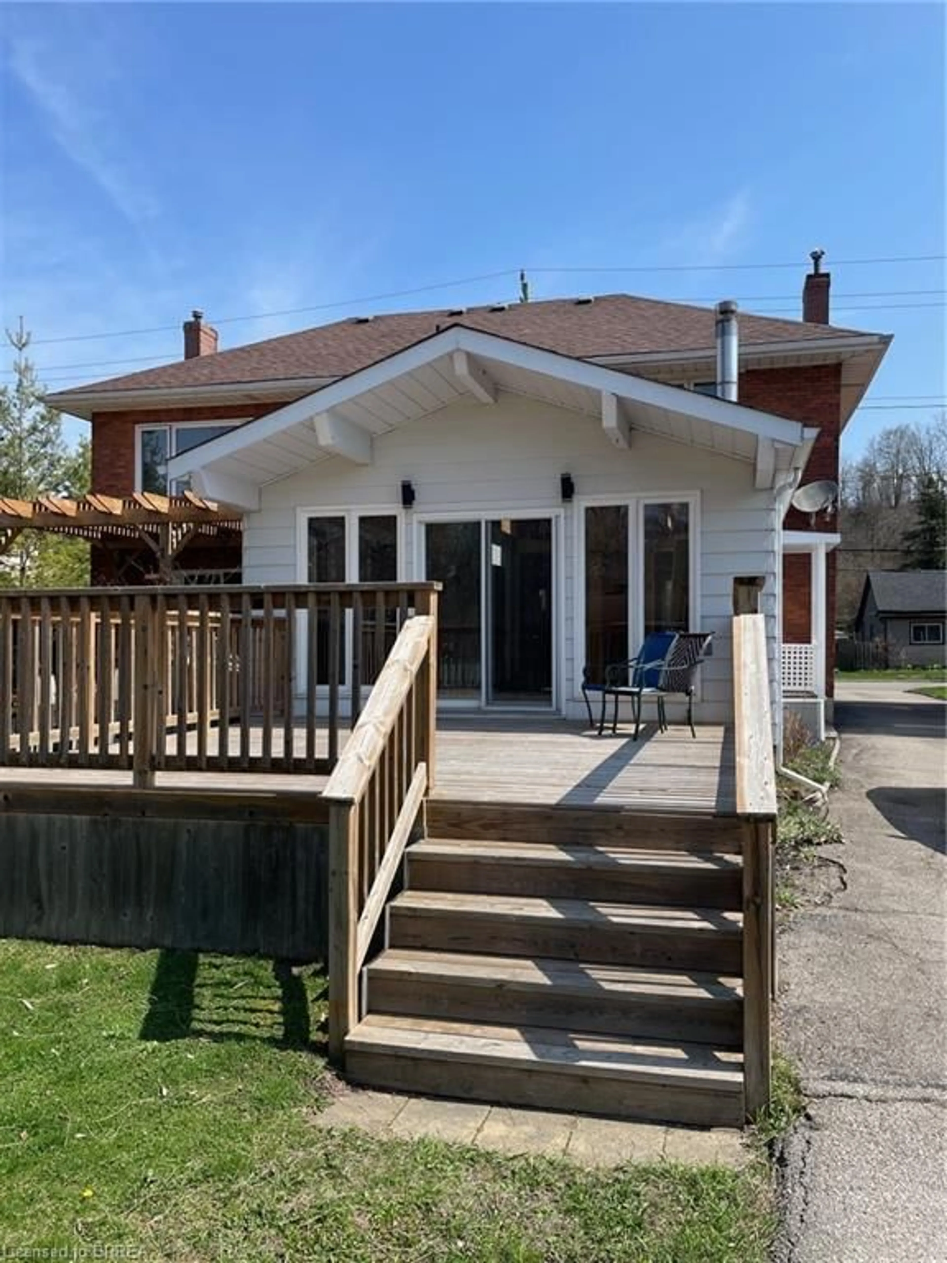Unknown for 28 Willow St, Paris Ontario N3L 2K6