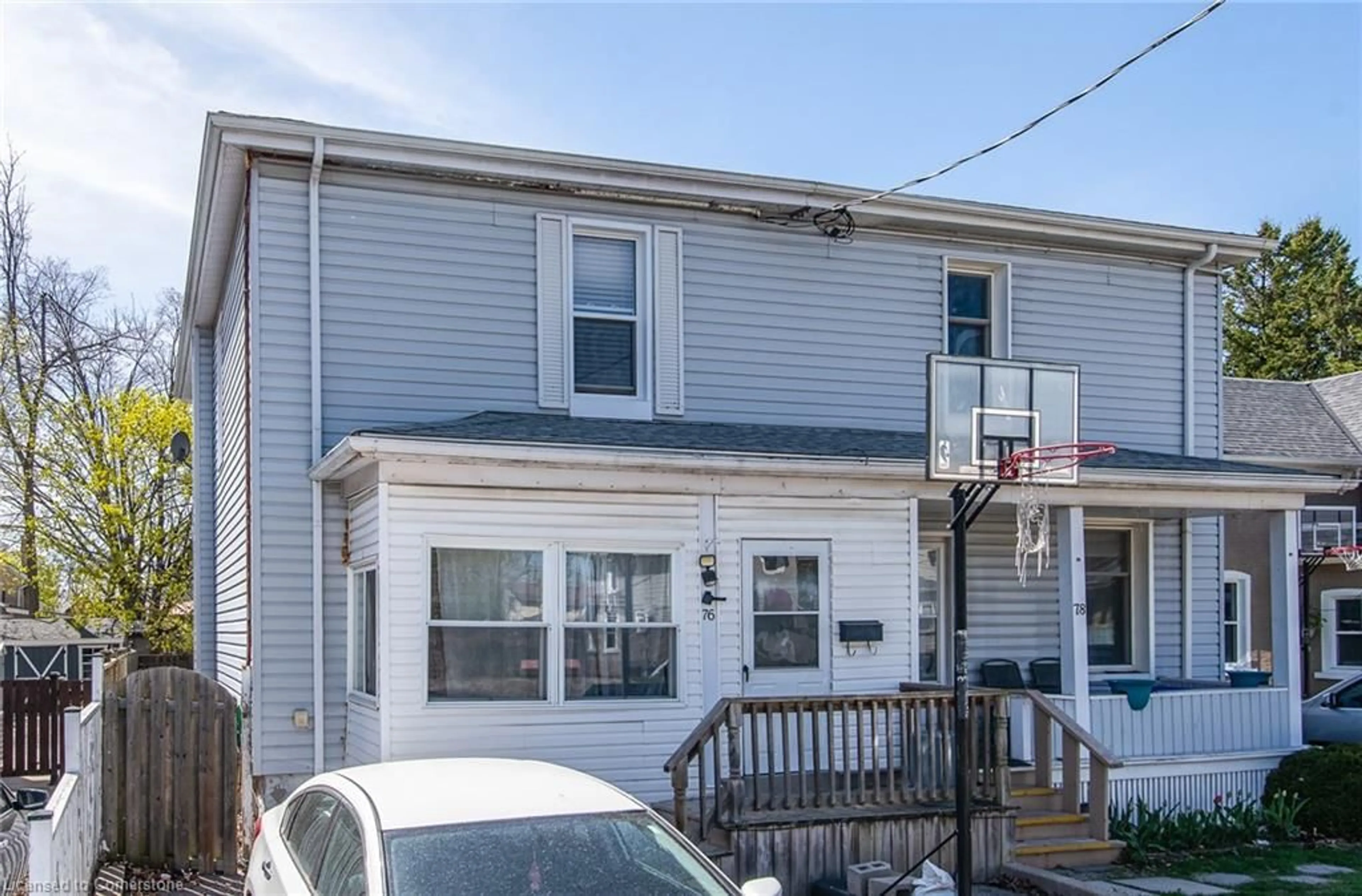 Home with vinyl exterior material, street for 76 Bond St, Cambridge Ontario N1R 4B6