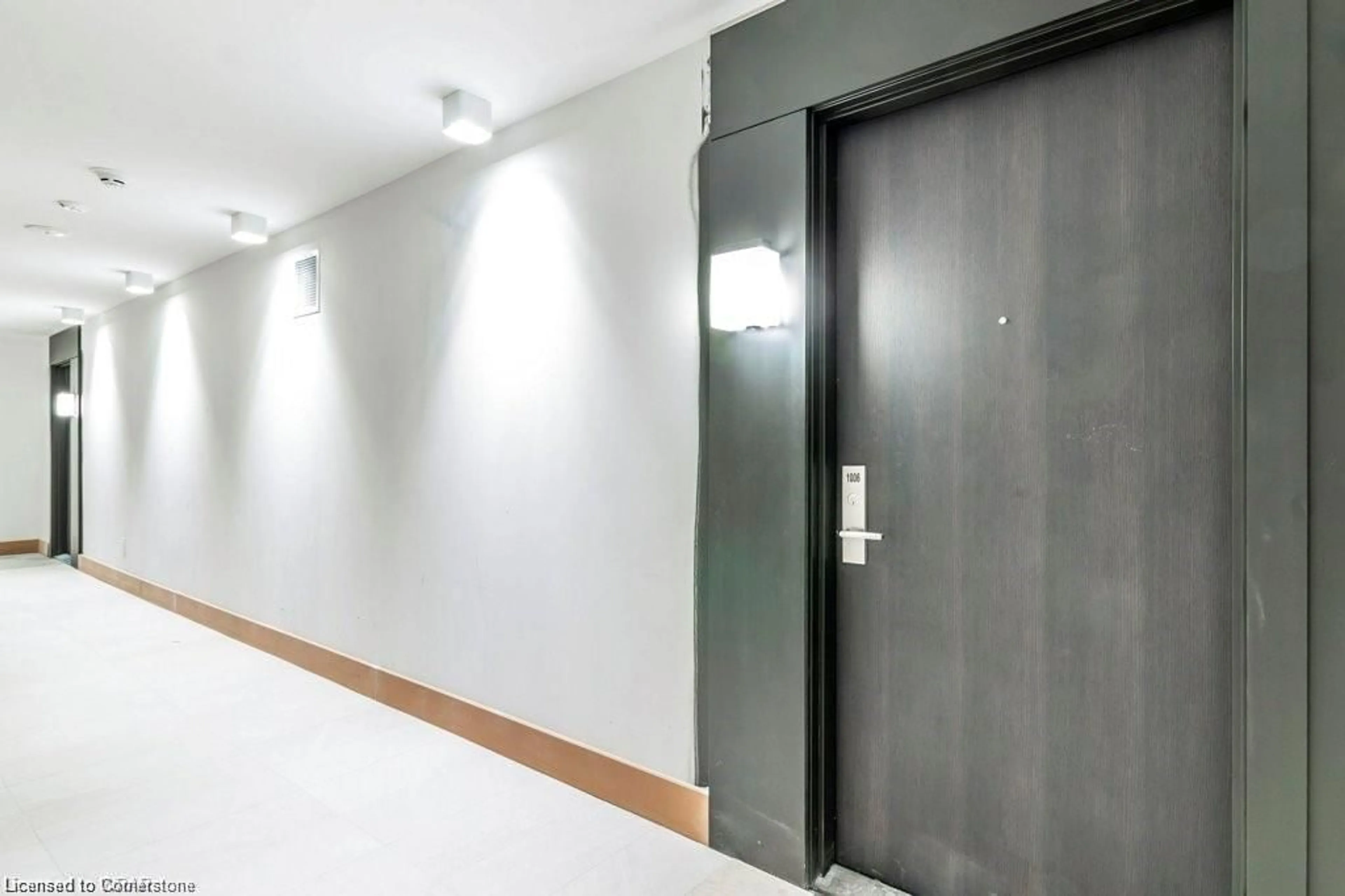 Indoor foyer for 55 Duke St #1006, Kitchener Ontario N2X 3H9