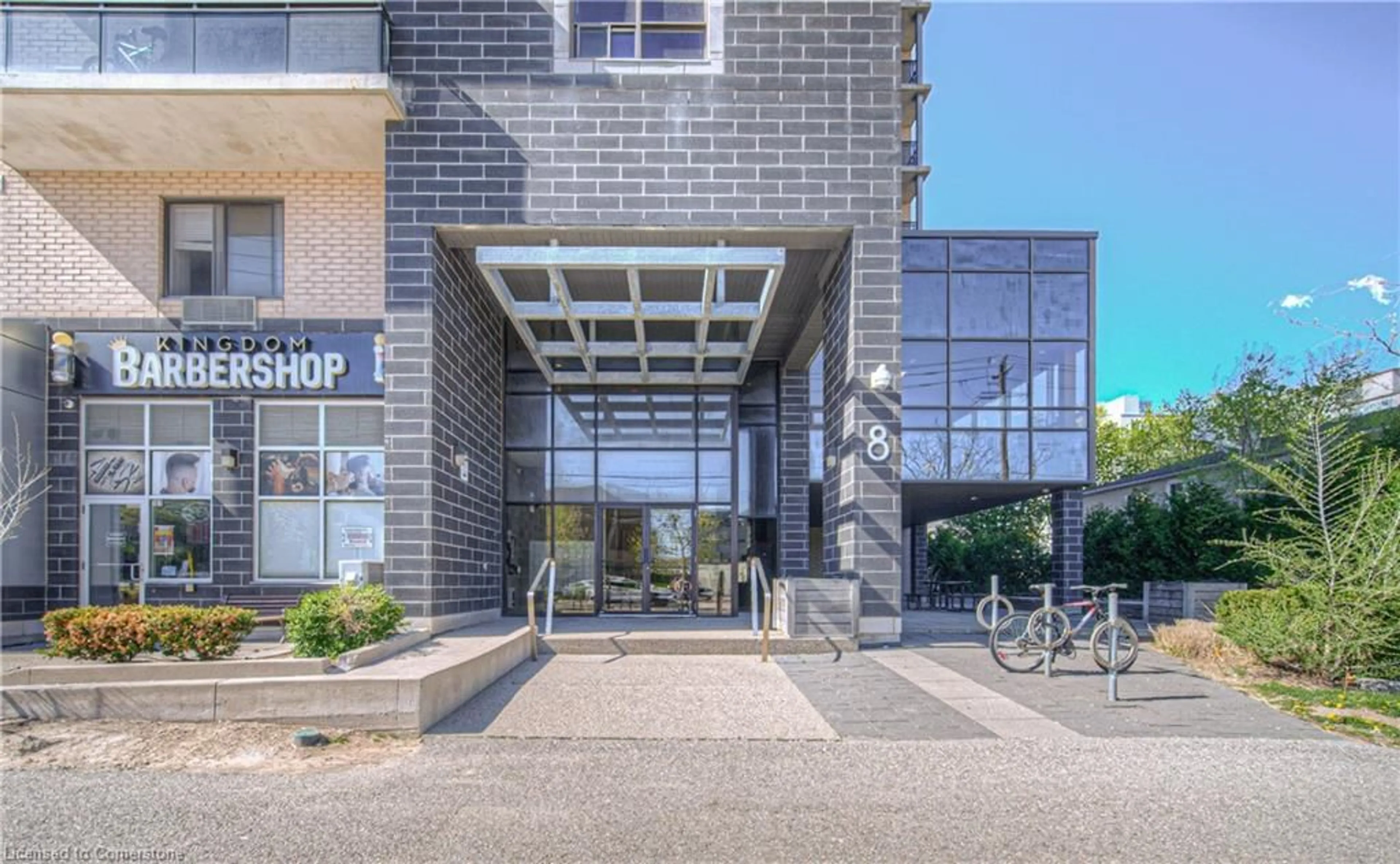 Indoor foyer for 8 Hickory St #302, Waterloo Ontario N2L 3H6