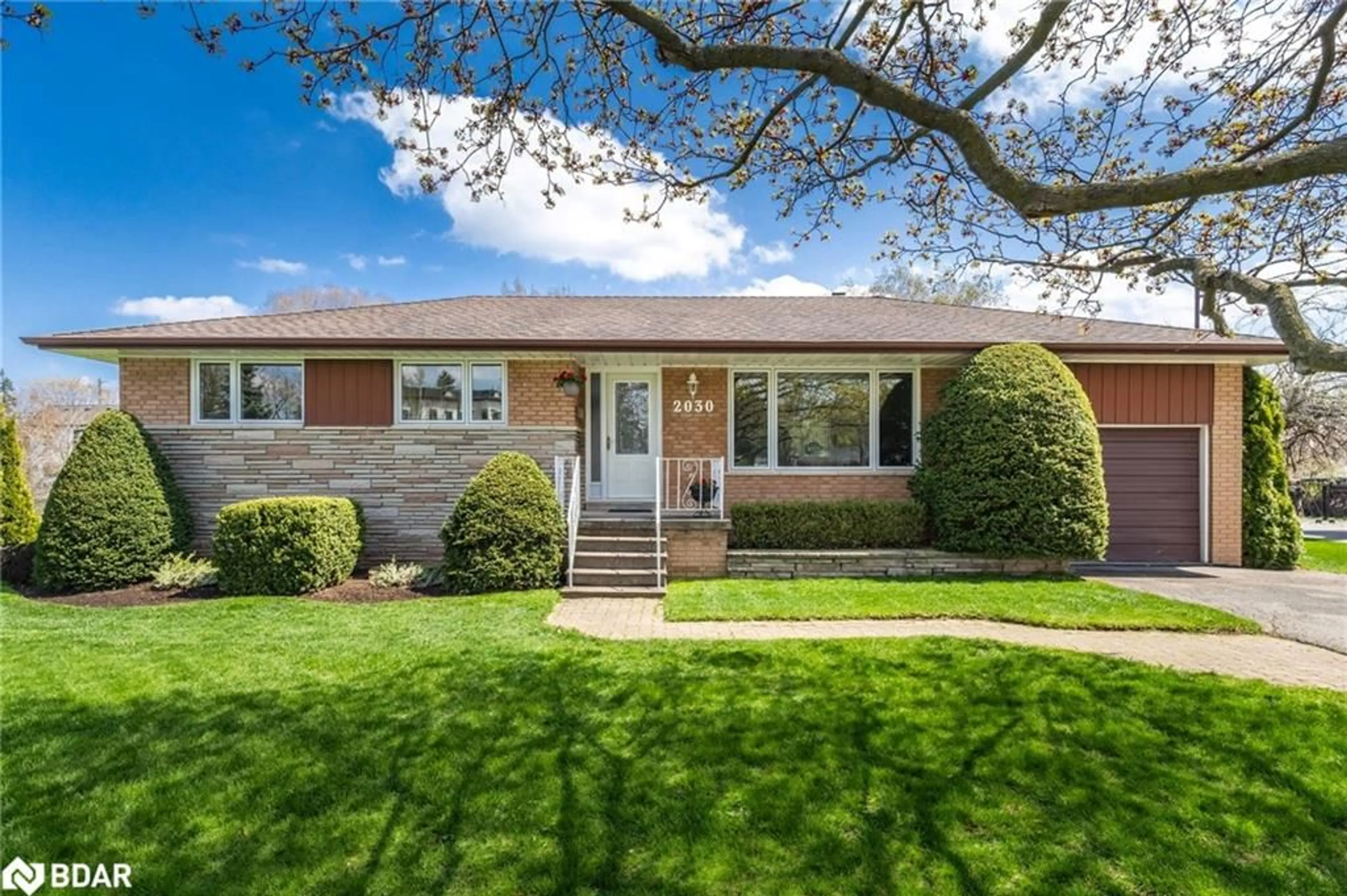 Home with brick exterior material, street for 2030 Vickery Dr, Oakville Ontario L6L 2J1