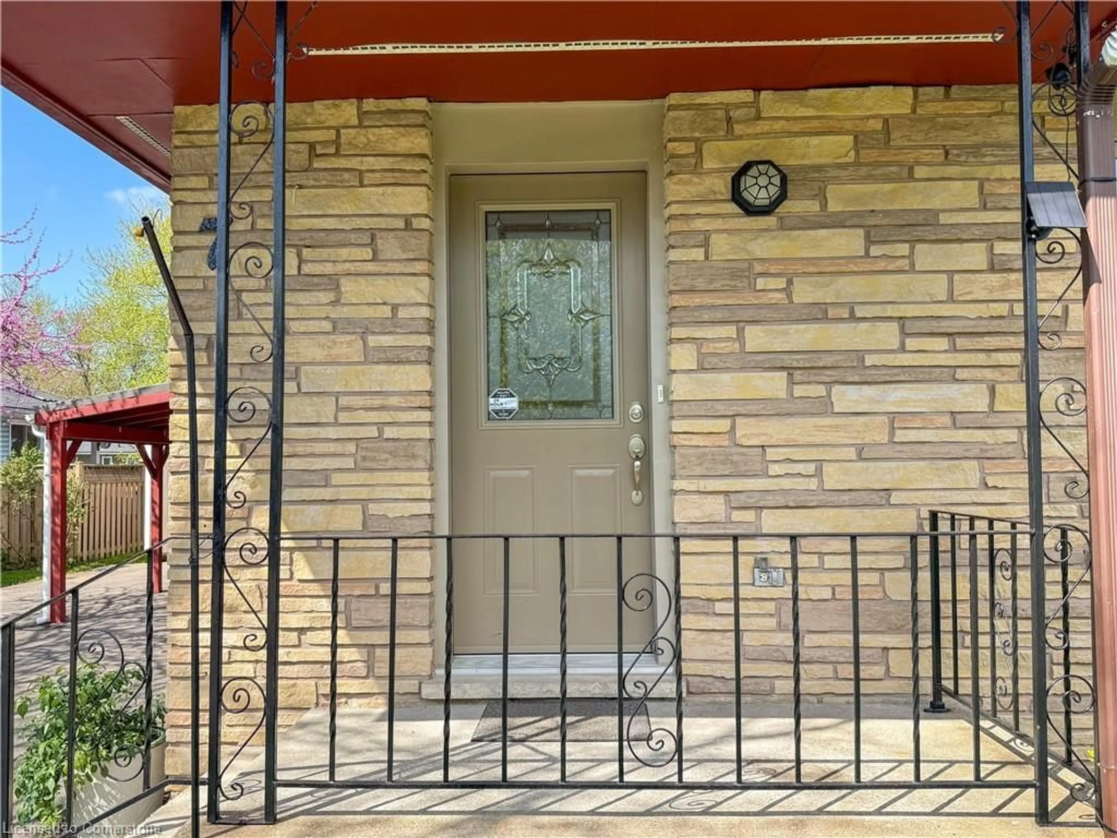 Indoor entryway for 7 Marley Cres, Jarvis Ontario N0A 1J0