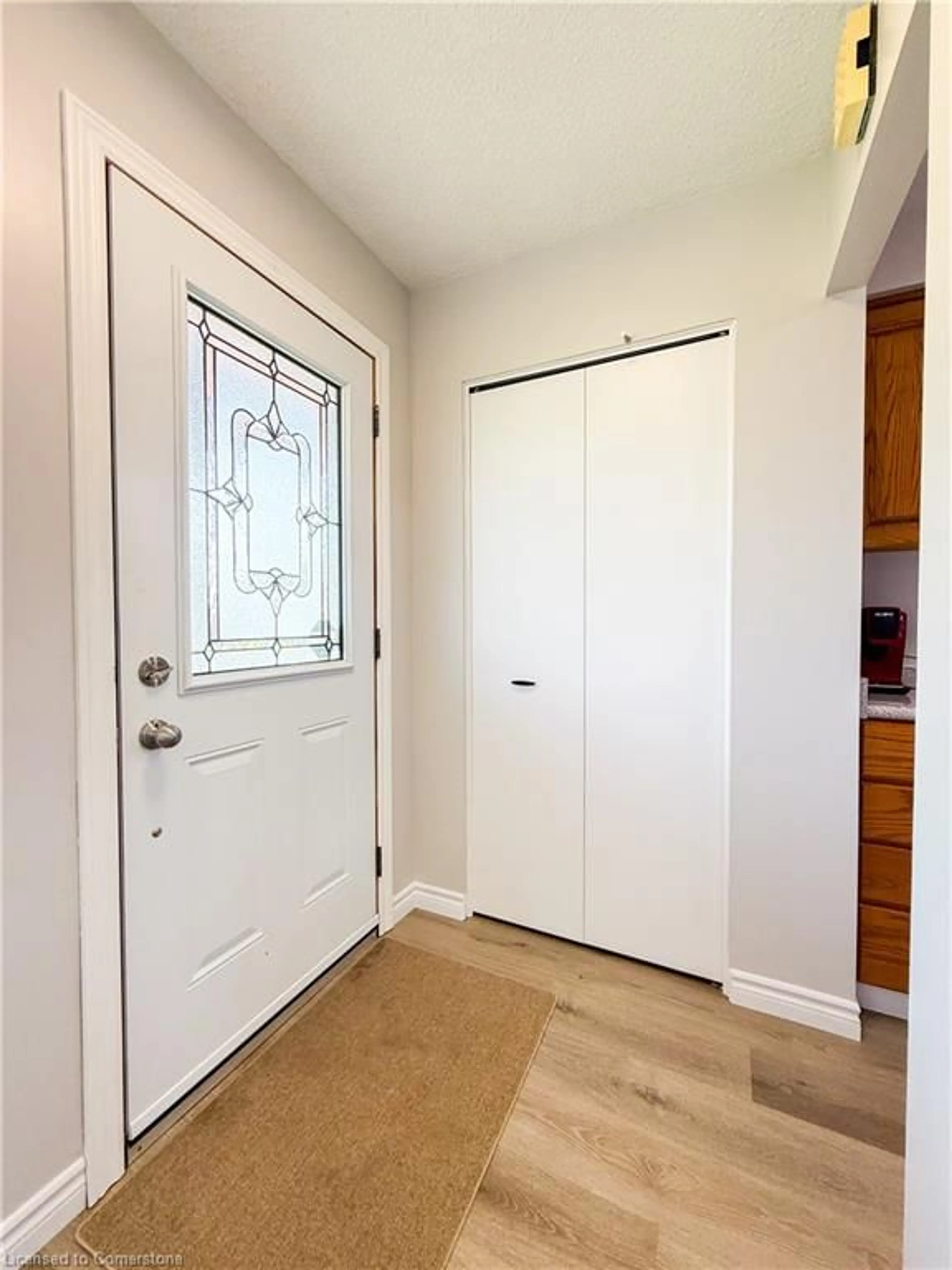 Indoor entryway for 7 Marley Cres, Jarvis Ontario N0A 1J0