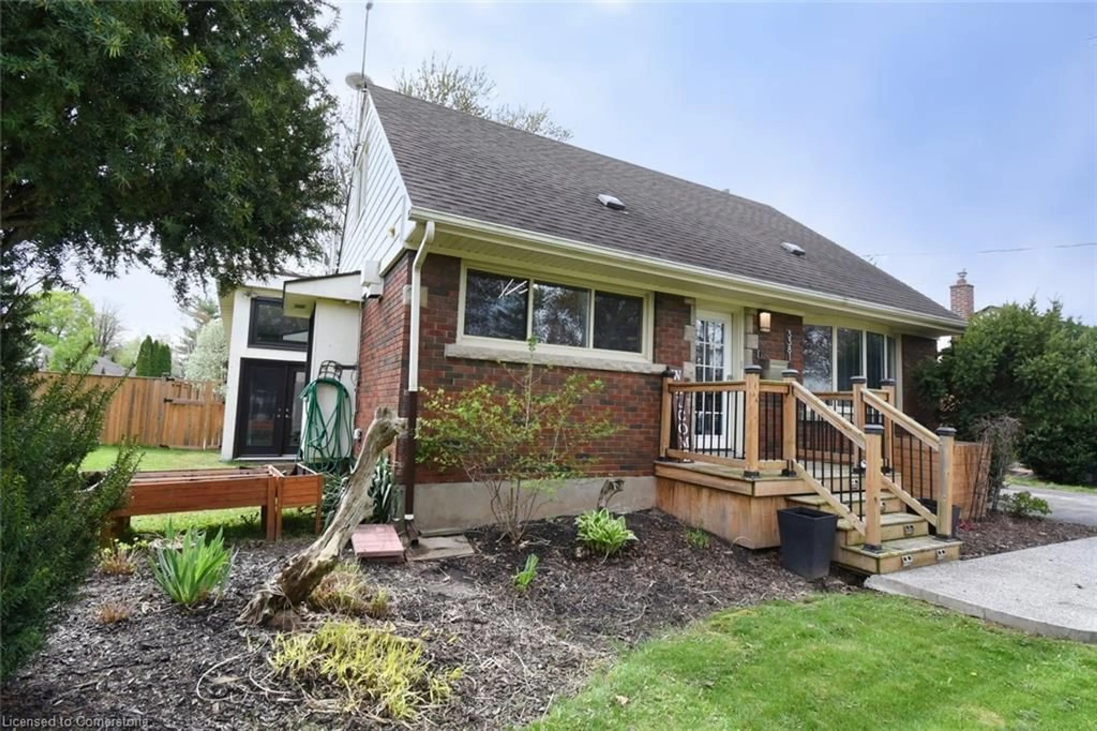 Home with brick exterior material, street for 3381 Marion Ave, Niagara Falls Ontario L2J 2V5