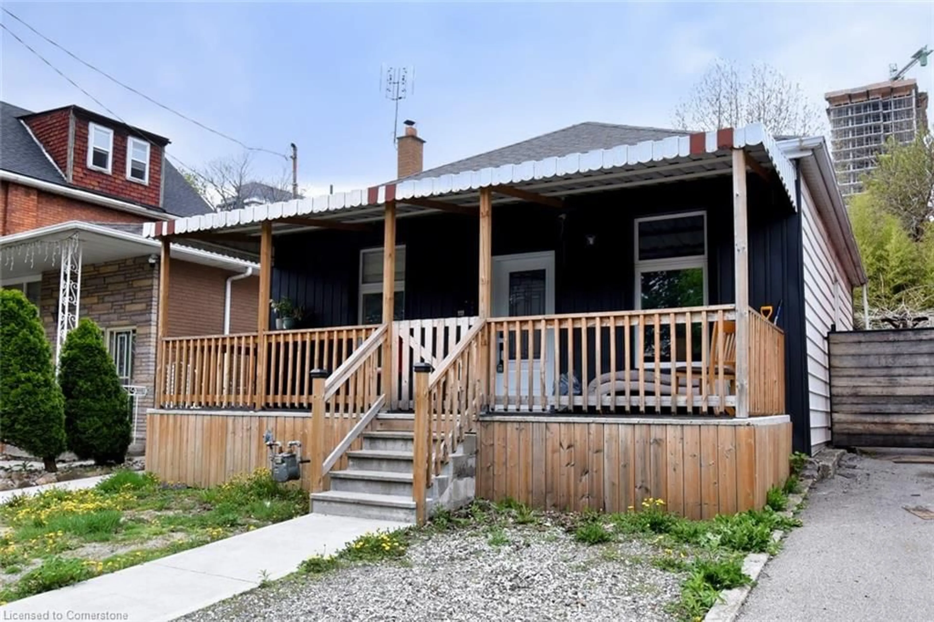 Patio, street for 111 Mary St, Hamilton Ontario L8R 1K4