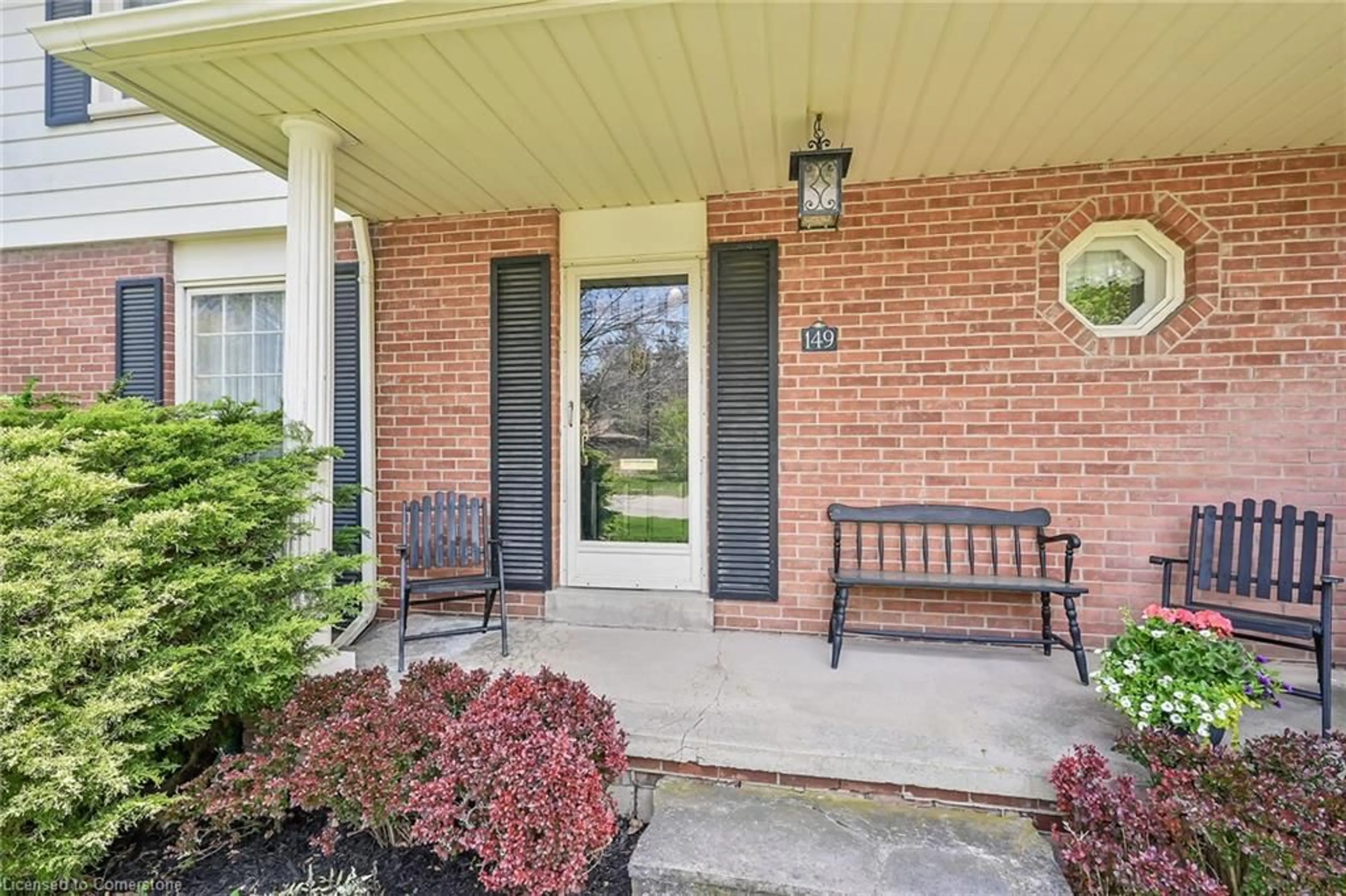 Indoor entryway for 149 Lowden Ave, Ancaster Ontario L9G 3A4