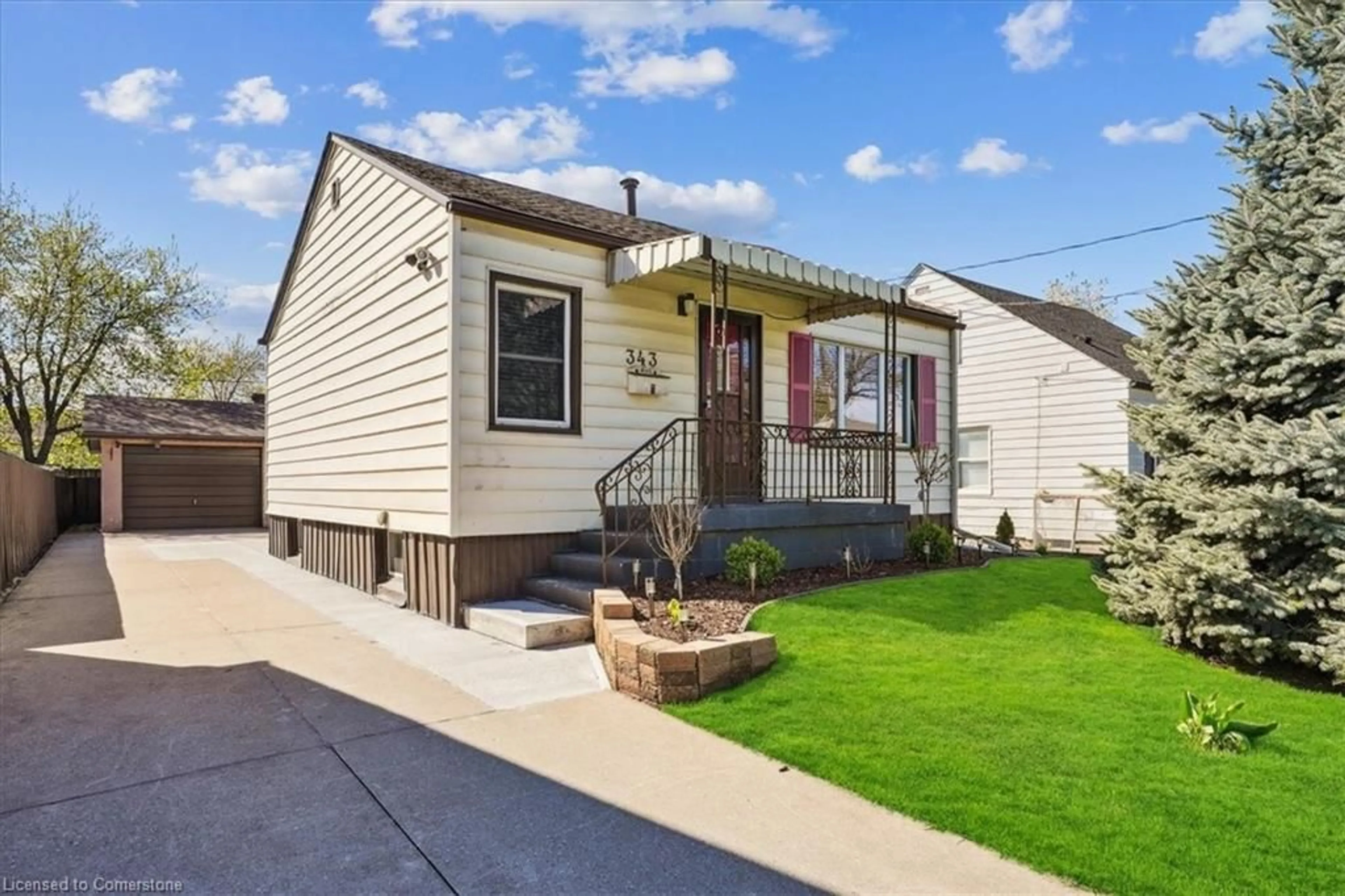 Home with vinyl exterior material, street for 343 Weir St, Hamilton Ontario L8H 5G6