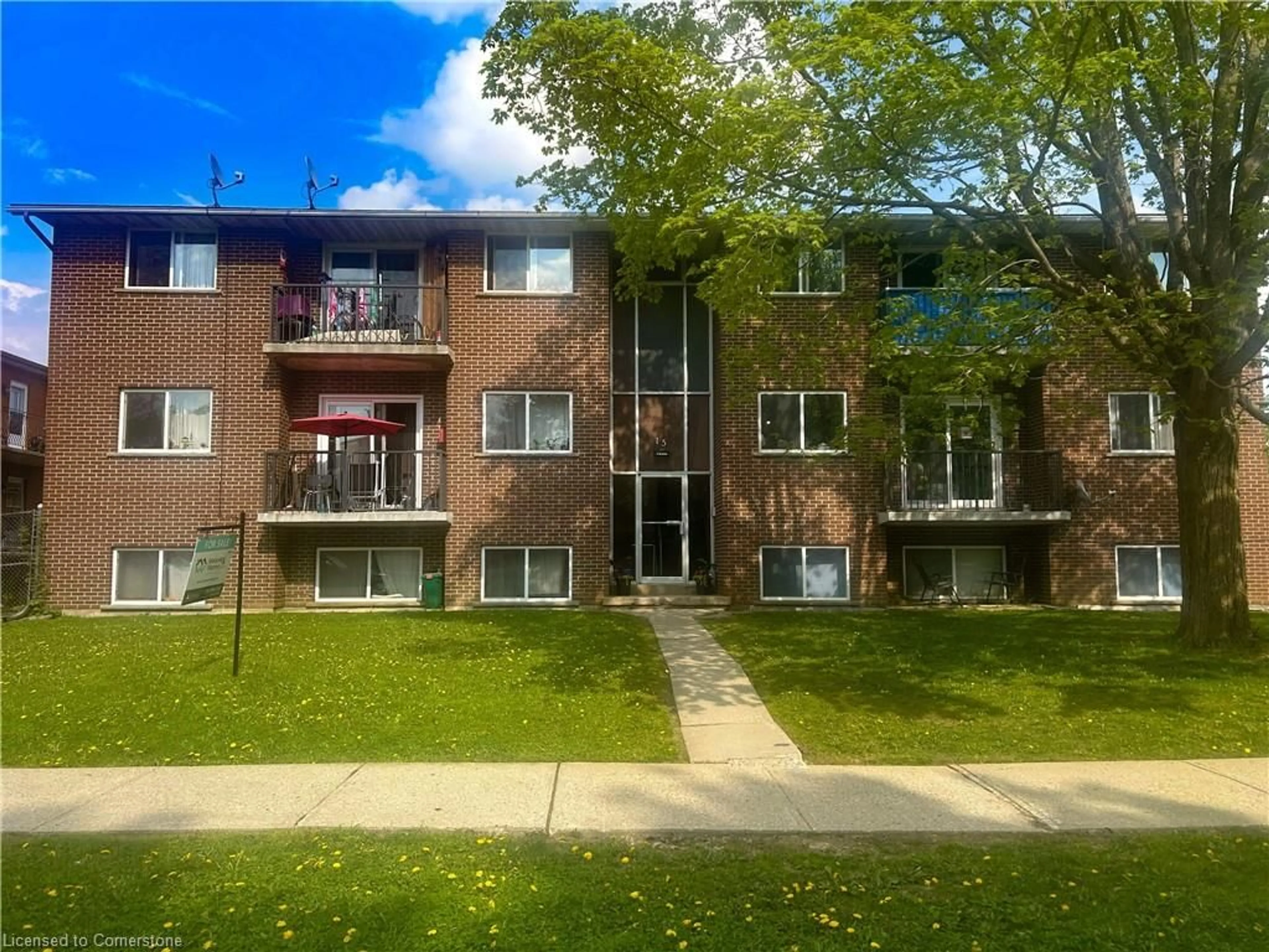 A pic from outside/outdoor area/front of a property/back of a property/a pic from drone, unknown for 15 Killdeer Rd, Elmira Ontario N3B 1X2
