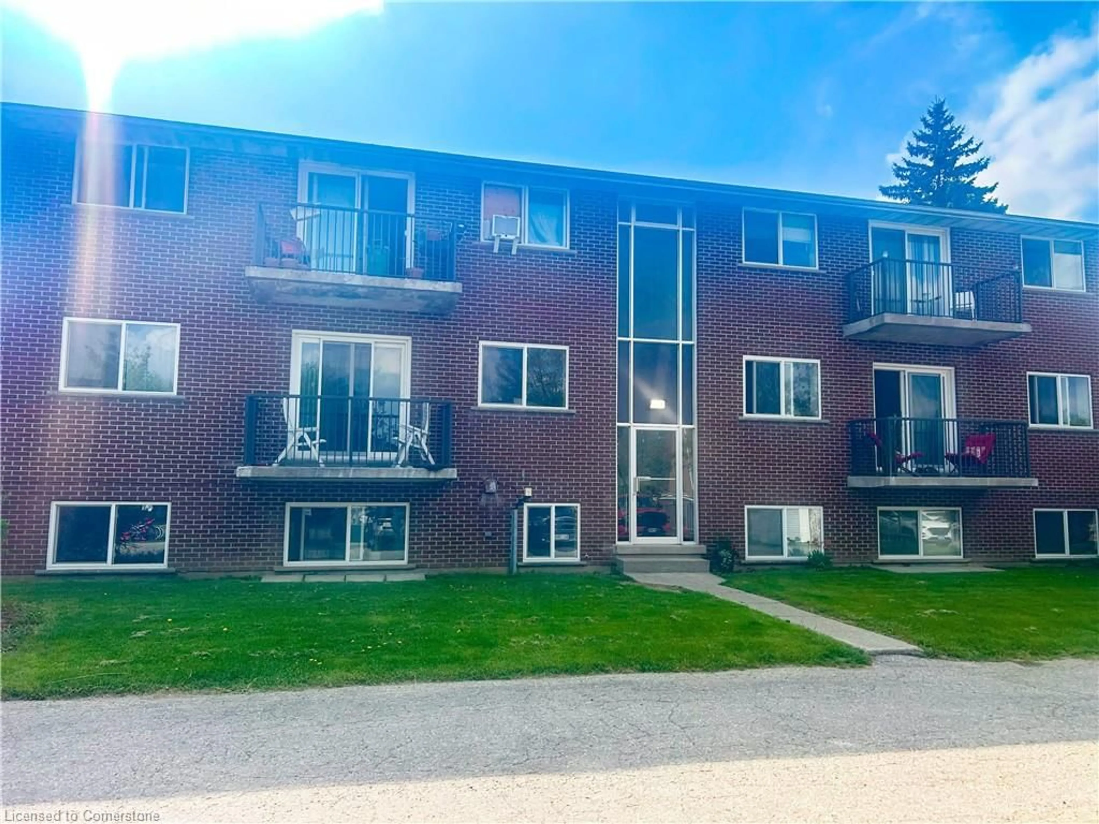 A pic from outside/outdoor area/front of a property/back of a property/a pic from drone, unknown for 15 Killdeer Rd, Elmira Ontario N3B 1X2