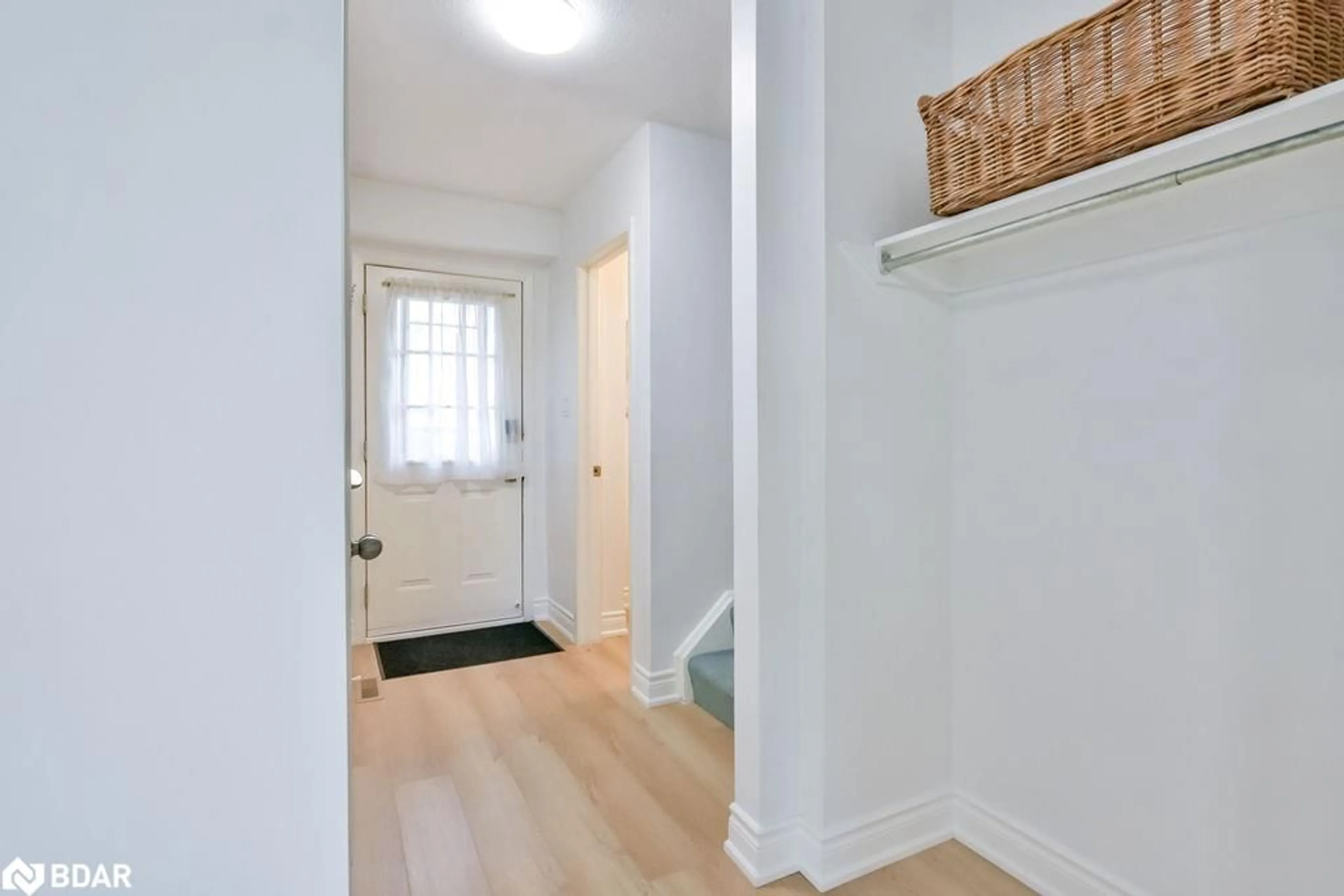 Indoor entryway for 441 Barrie Rd #47, Orillia Ontario L3V 6T9