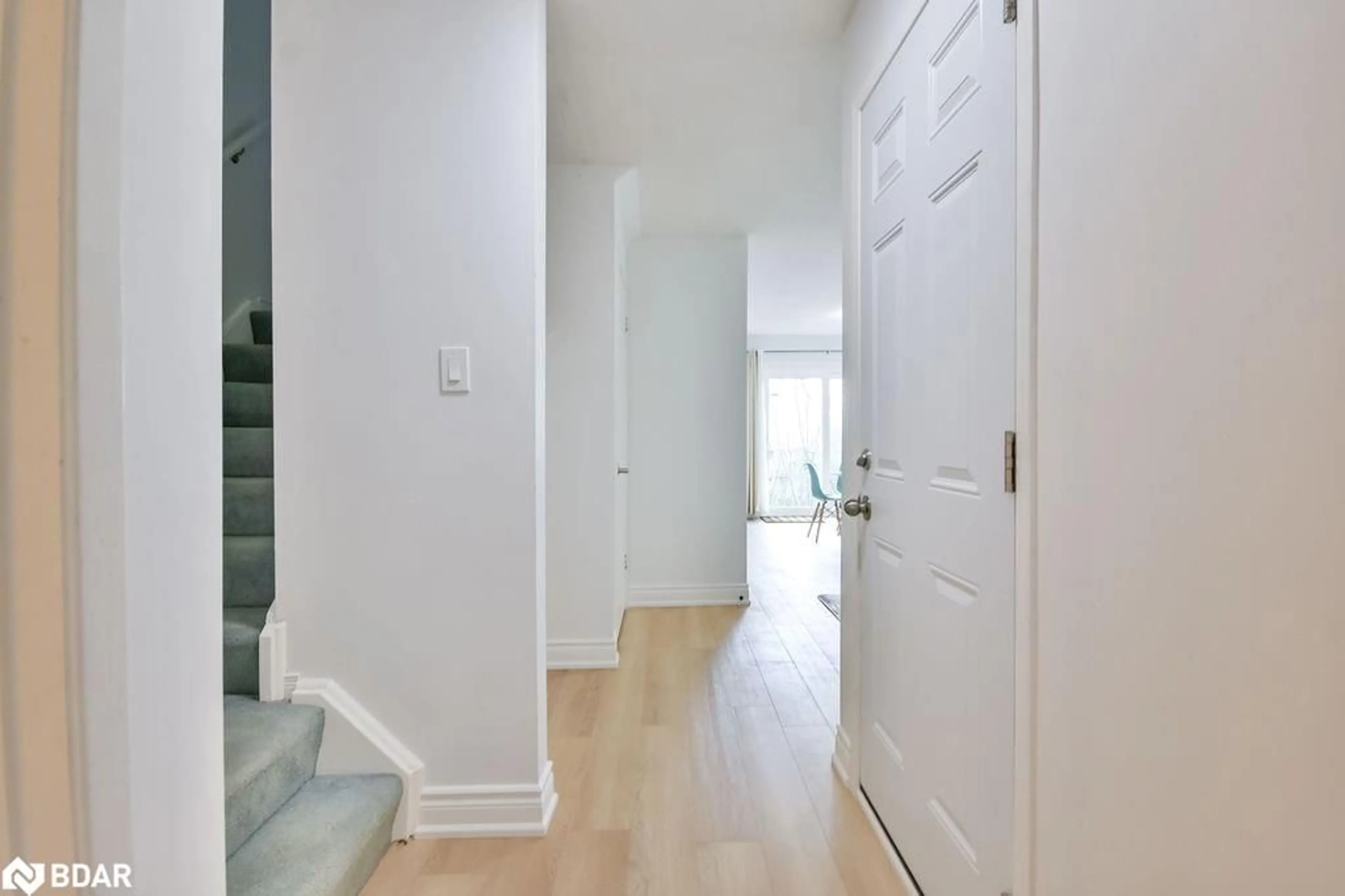 Indoor entryway for 441 Barrie Rd #47, Orillia Ontario L3V 6T9