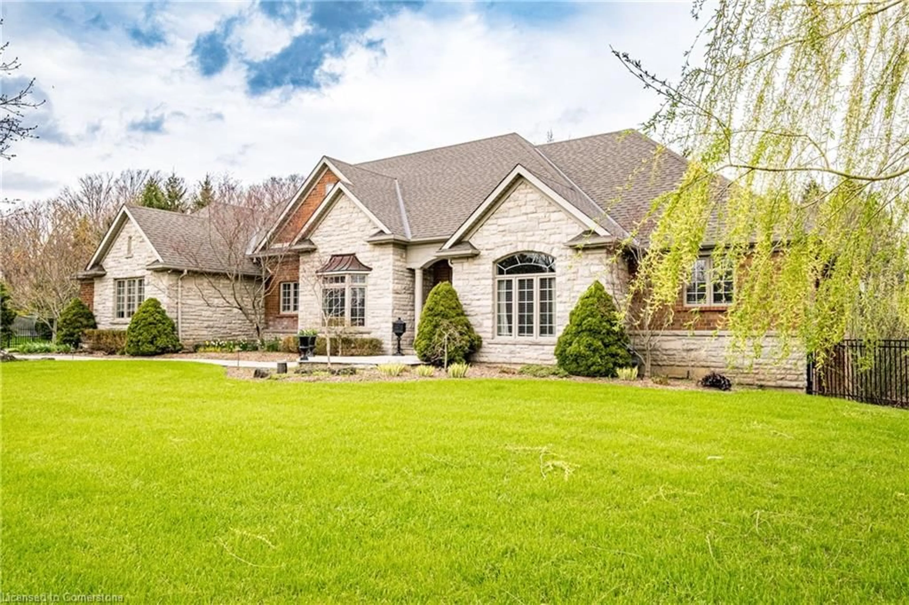 Home with brick exterior material, unknown for 27 Sun Ave, Dundas Ontario L9H 5A6