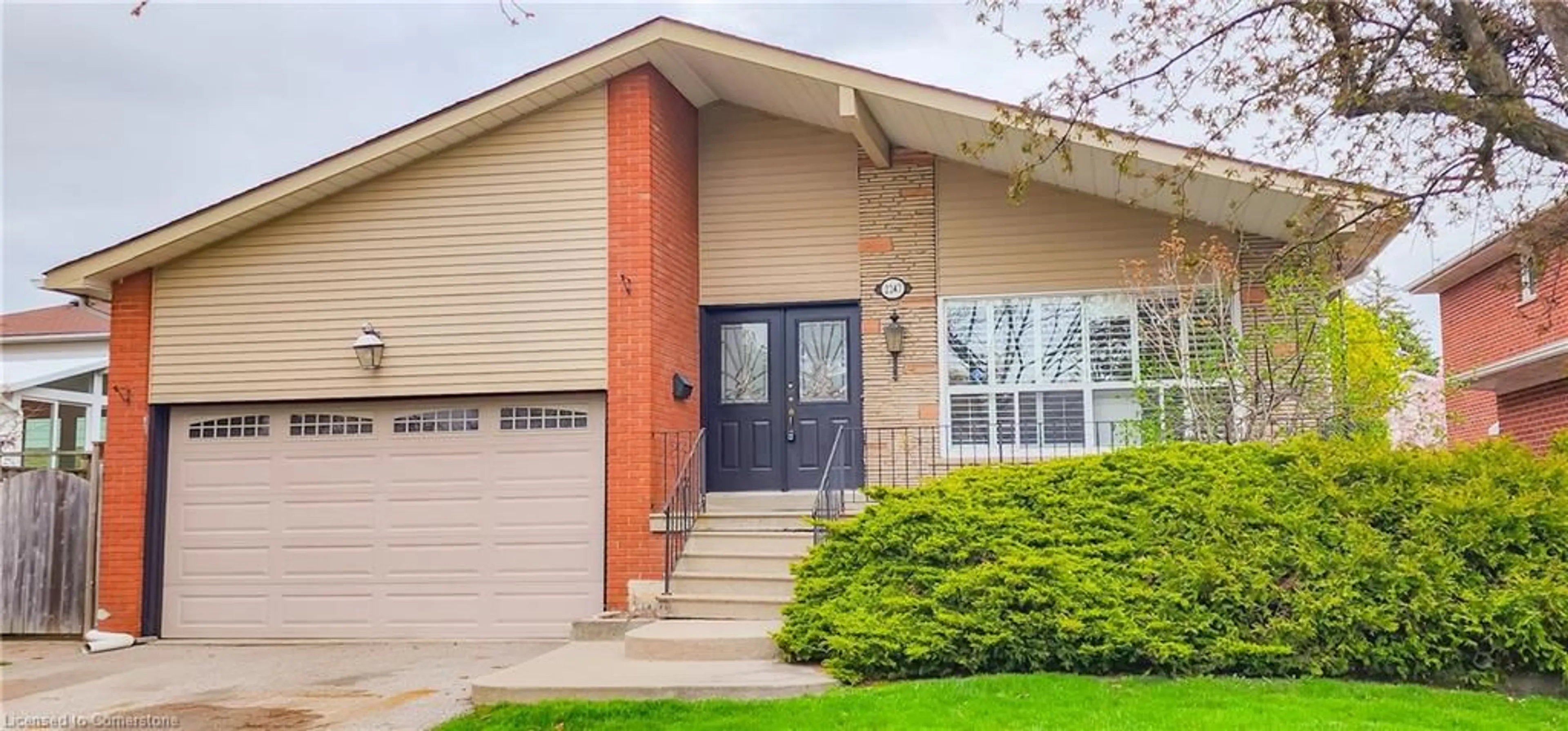 Home with brick exterior material, street for 2247 Malden Crt, Mississauga Ontario L5K 1W4