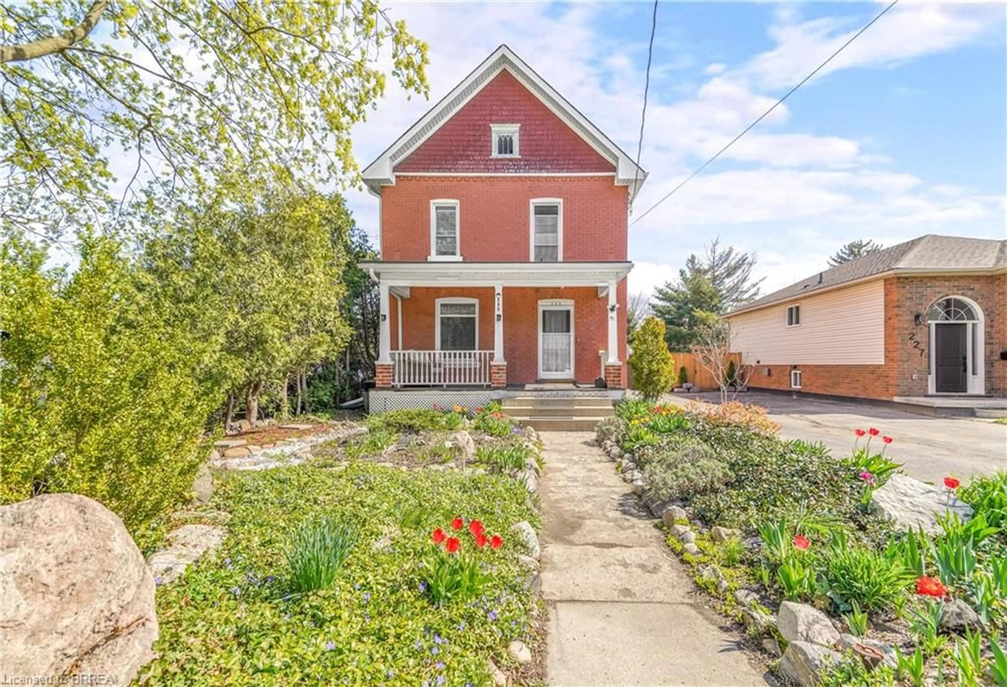 Home with brick exterior material, street for 225 Charing Cross St, Brantford Ontario N3R 2J7