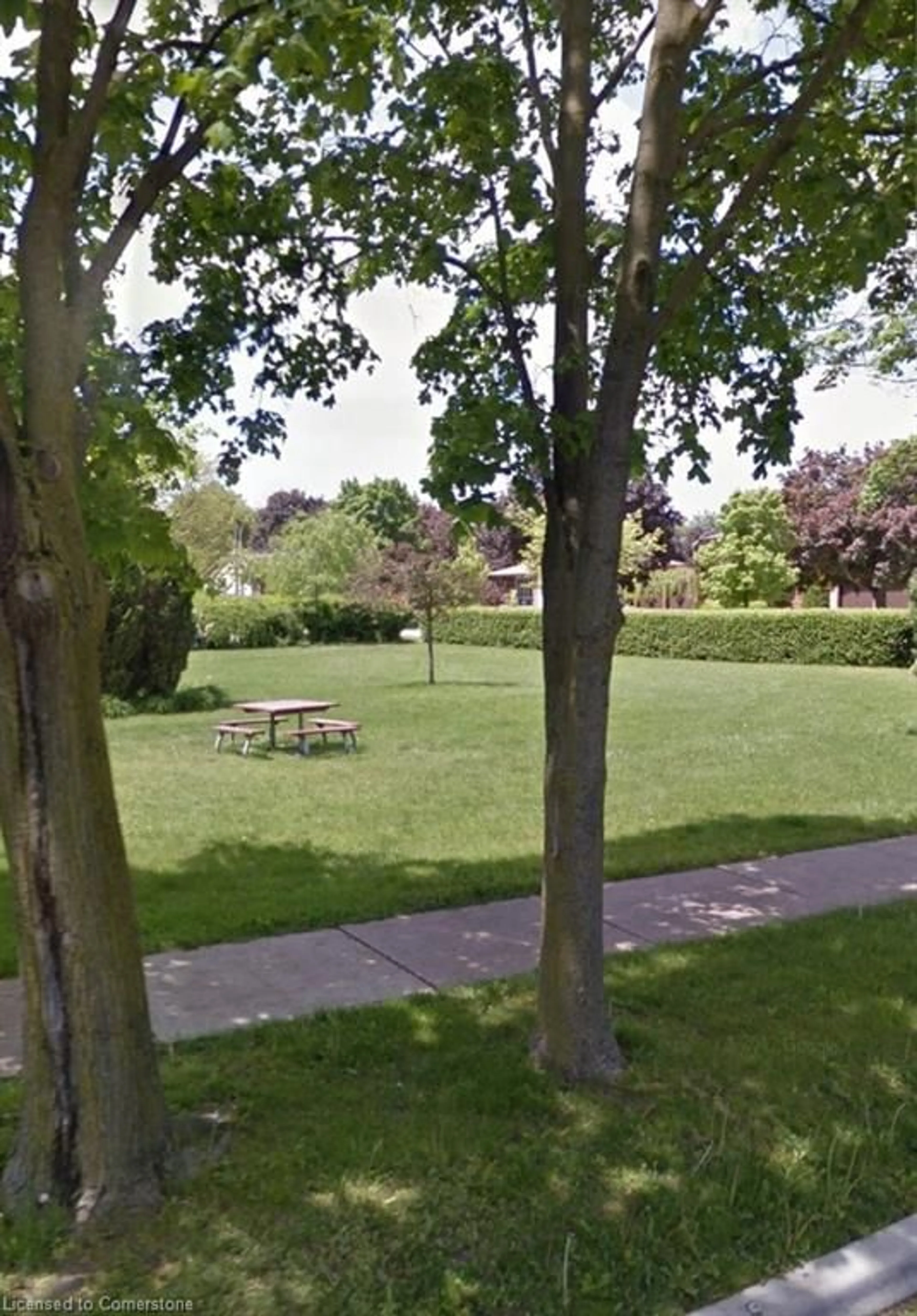 A pic from outside/outdoor area/front of a property/back of a property/a pic from drone, street for 2179 Florian Rd, Mississauga Ontario L5A 2M5
