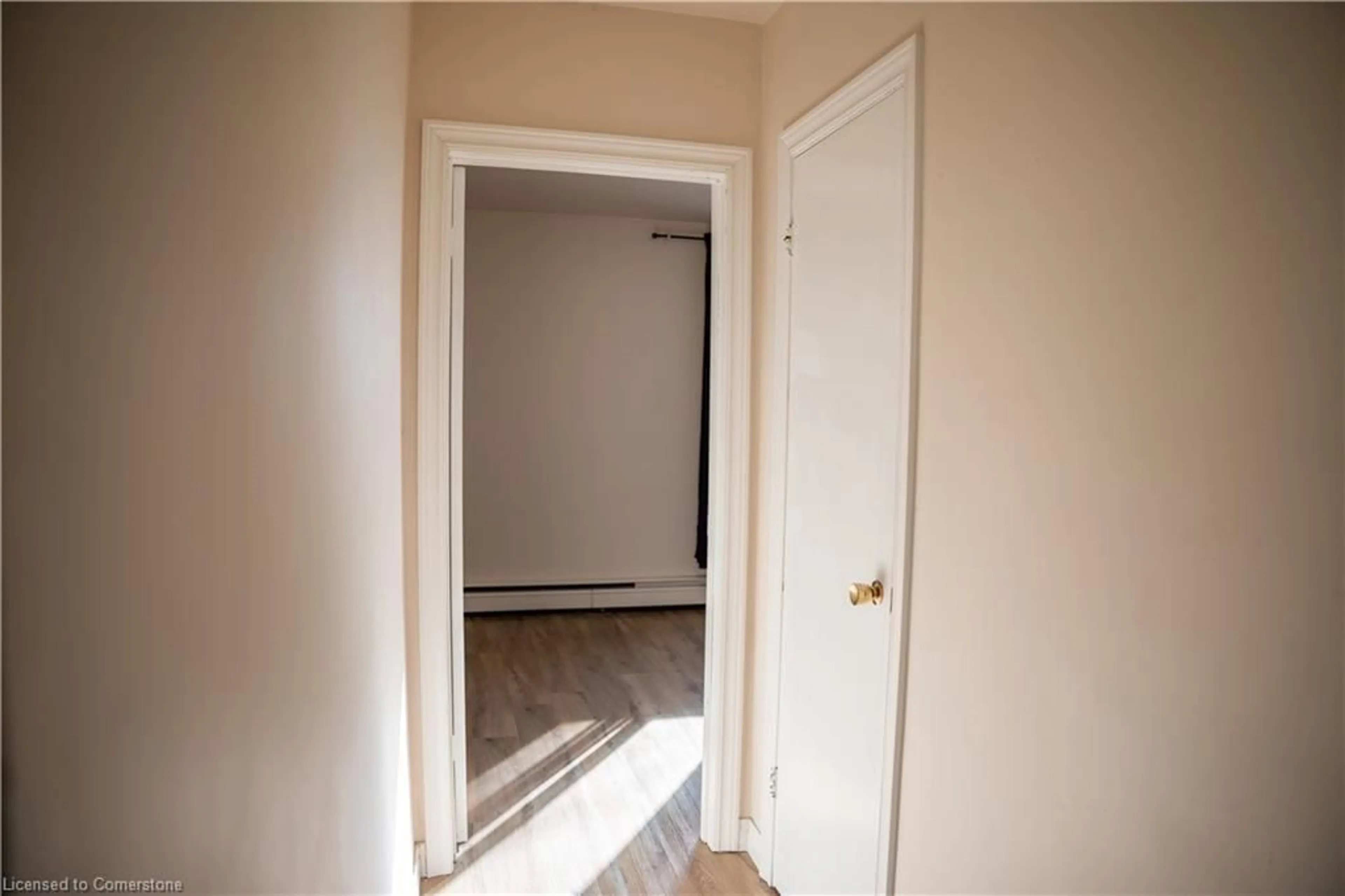 A pic of a room for 250 Highland Rd, Stoney Creek Ontario L8J 3T7