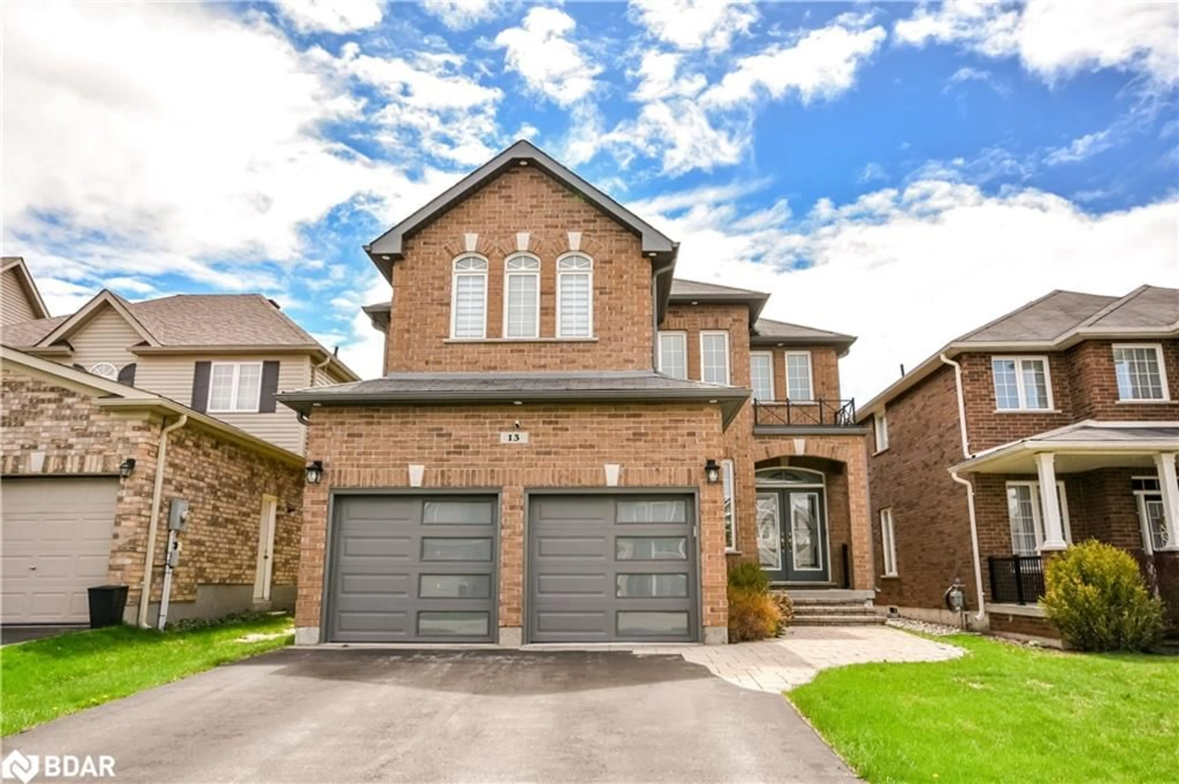 Home with brick exterior material, street for 13 Auburn Crt, Barrie Ontario L4N 6G9