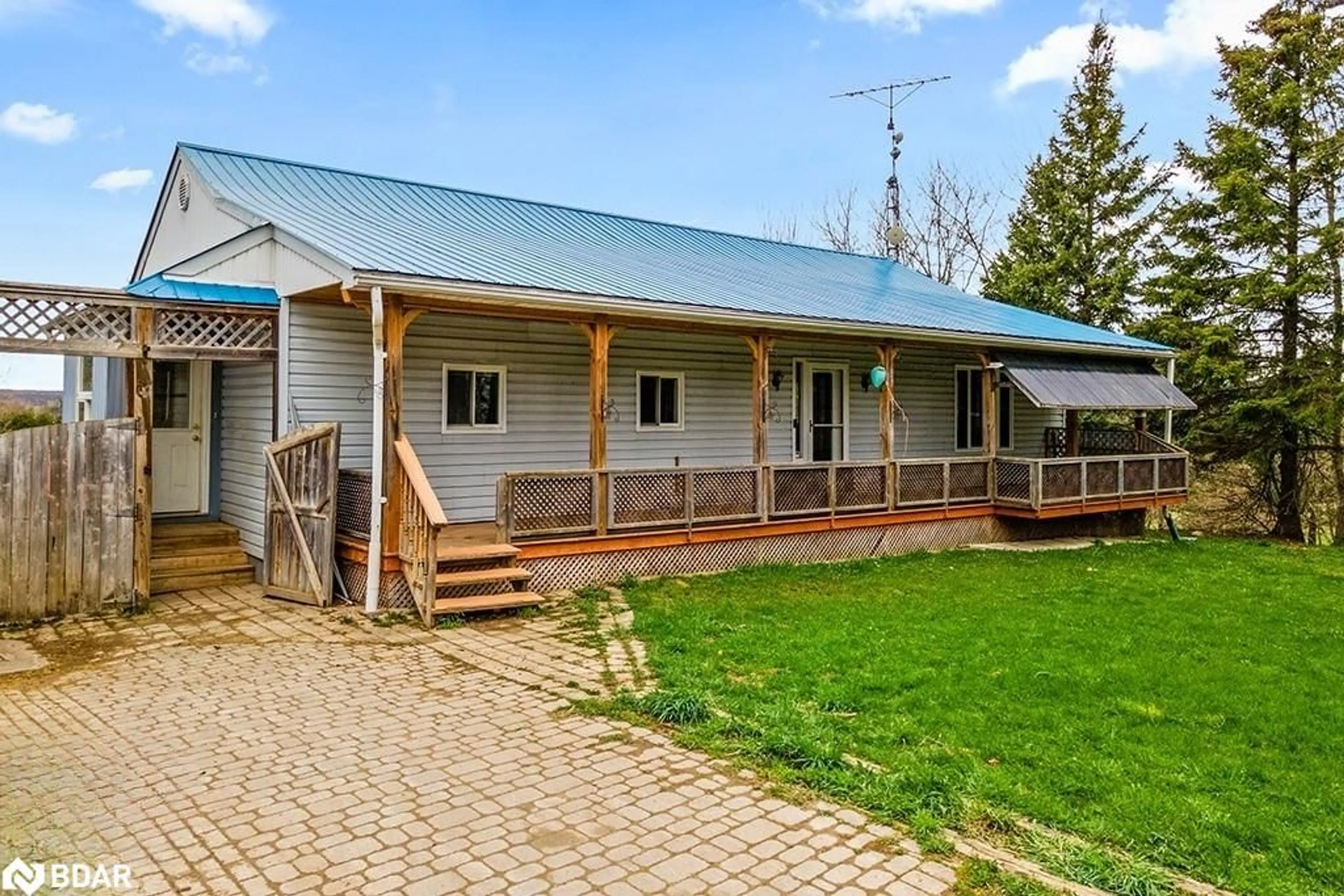 Patio, building for 316522 Highway 6 Hwy, Chatsworth Ontario N0H 1G0