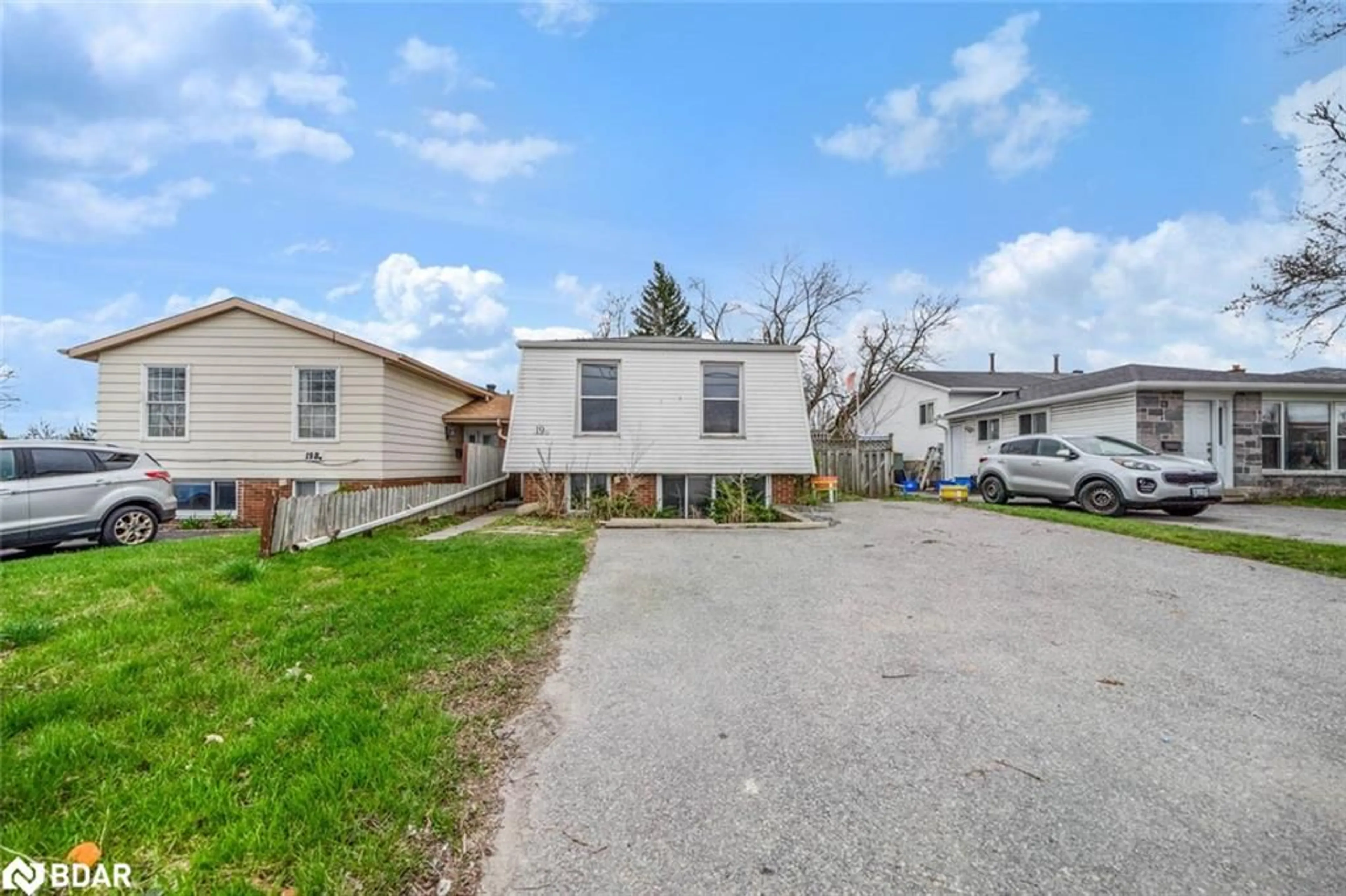 Unknown for 19 A Cundles Rd, Barrie Ontario L4M 5L1