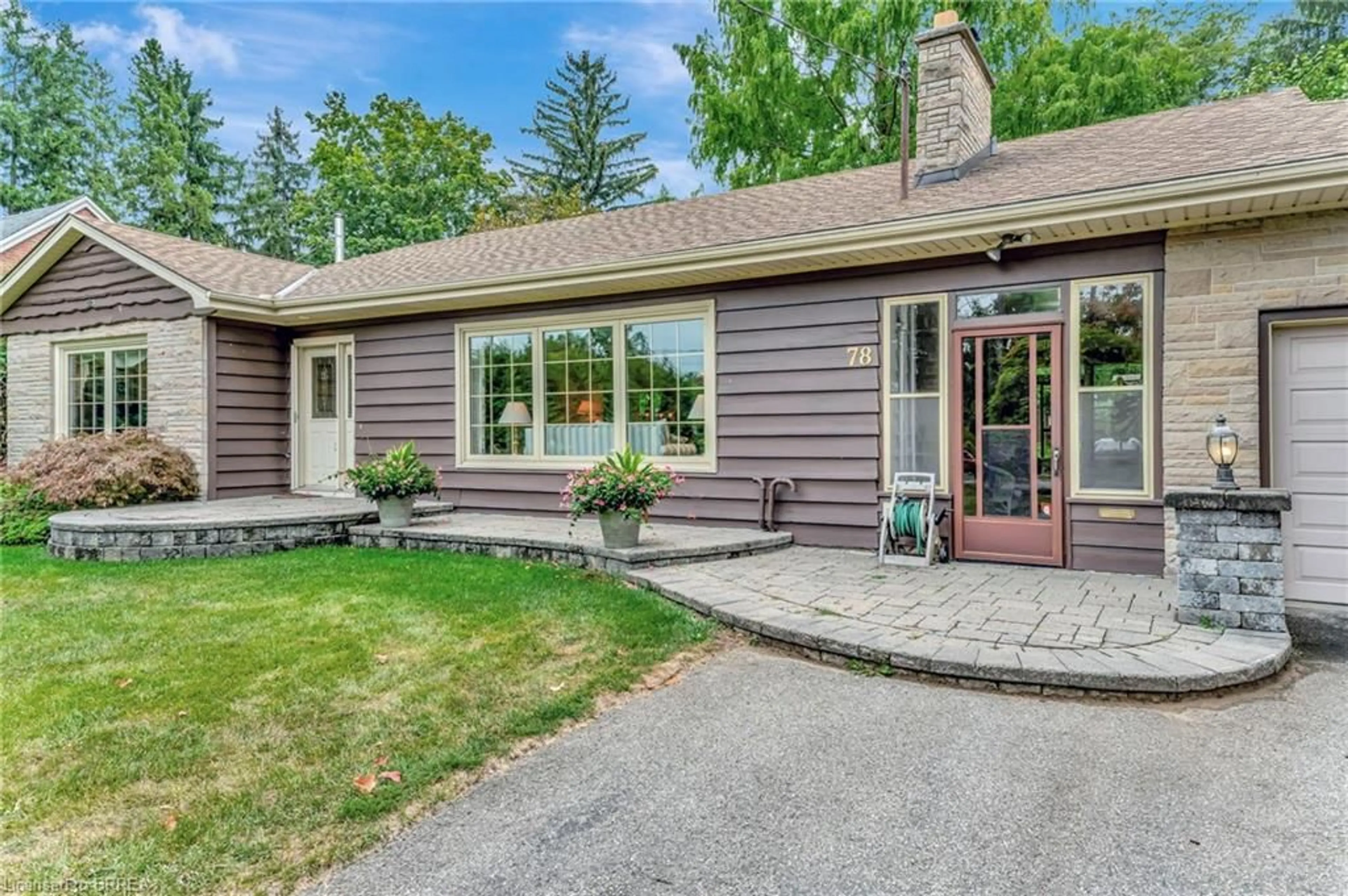 Home with vinyl exterior material, street for 78 Ava Rd, Brantford Ontario N3T 5H3