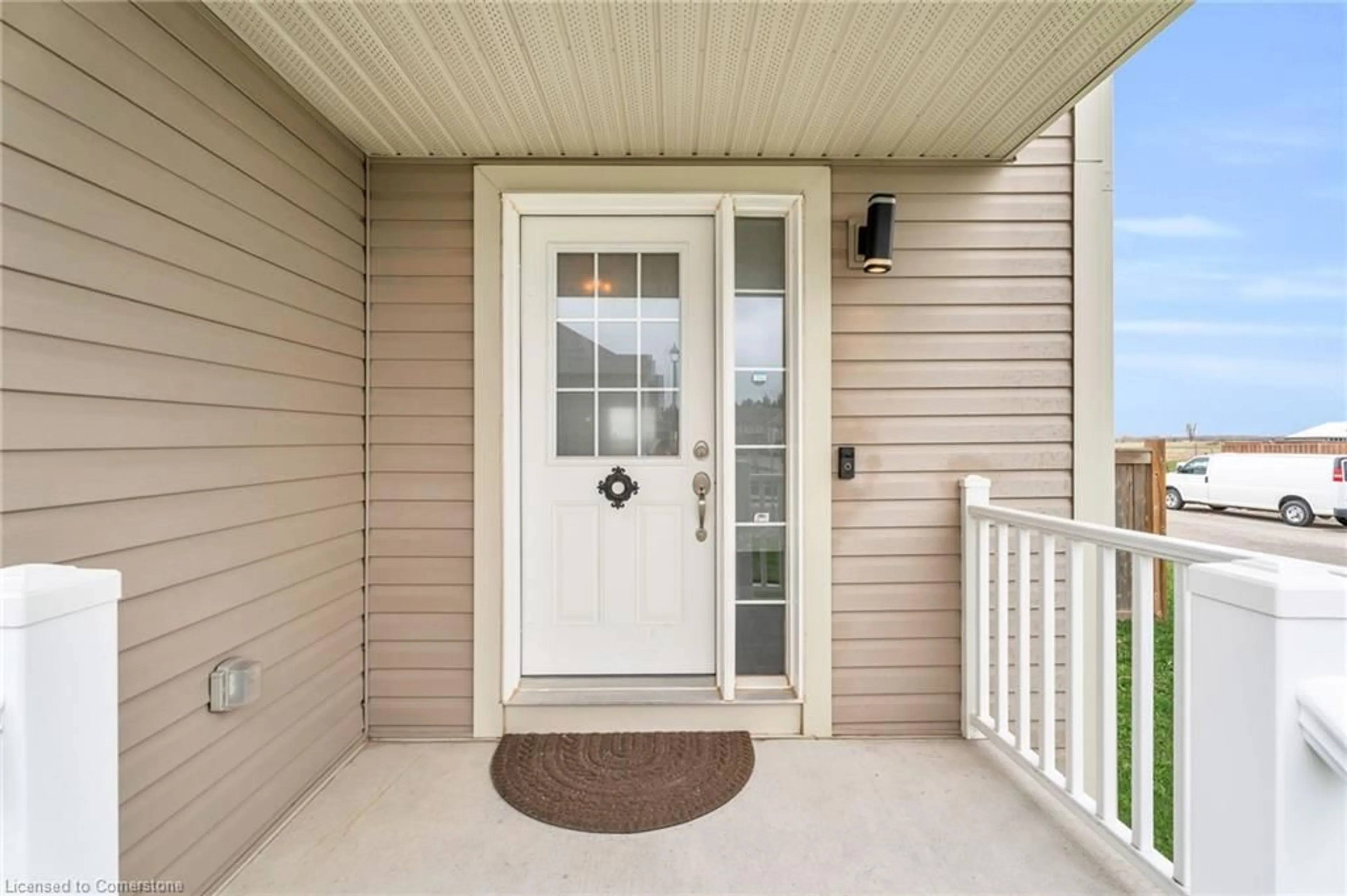 Indoor entryway for 107 Courtney Street St, Fergus Ontario N1M 0E3