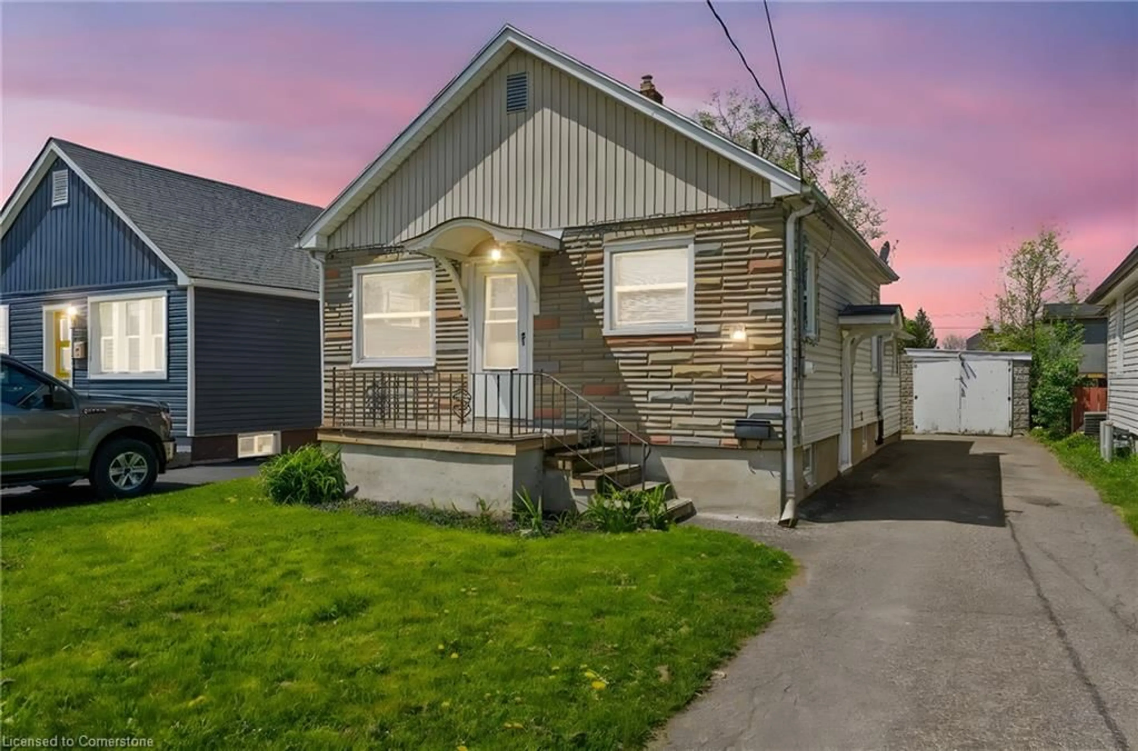 Home with vinyl exterior material, street for 11 Marlborough Ave, St. Catharines Ontario L2M 5T1