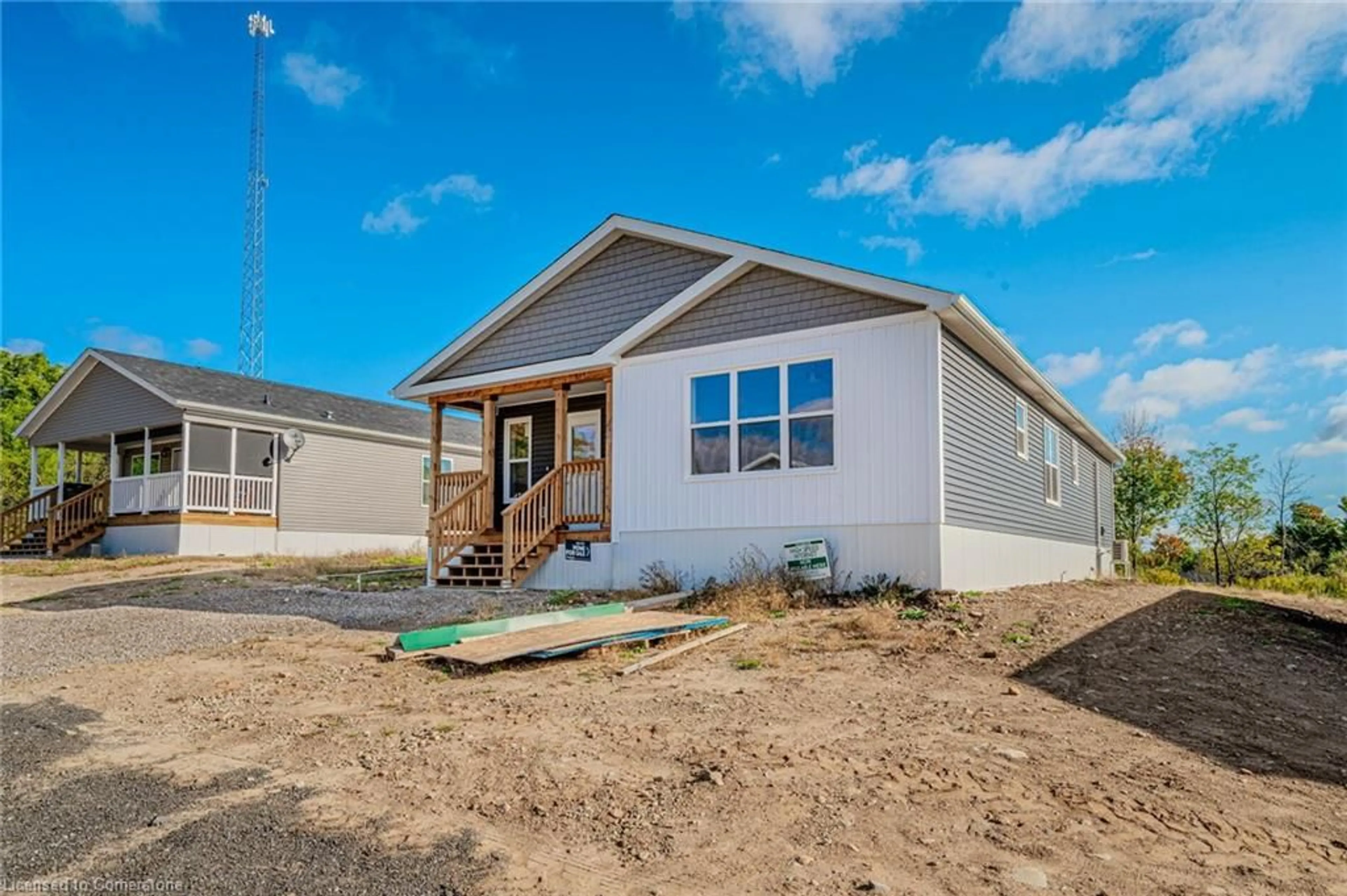 Home with vinyl exterior material, building for 1085 Concession 10 Rd #Lot 120/R, Flamborough Ontario L0R 1K0