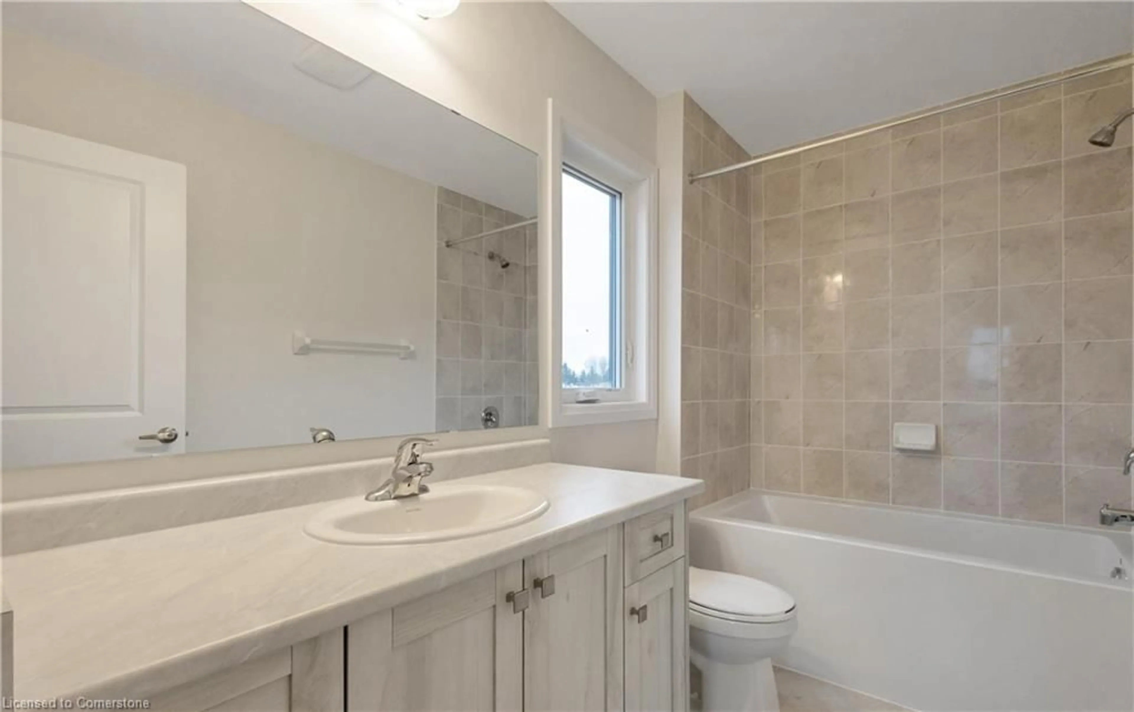 Standard bathroom, ceramic/tile floor for 125 Dingman St, Arthur Ontario N0G 1A0