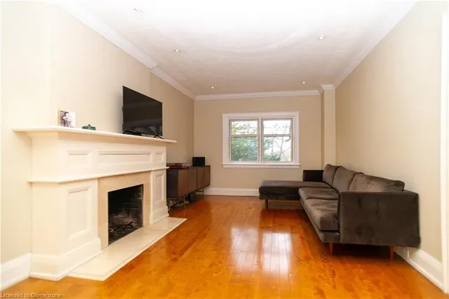 Additional property image - 136 Humbercrest Blvd