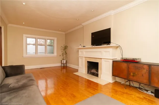 Additional property image - 136 Humbercrest Blvd