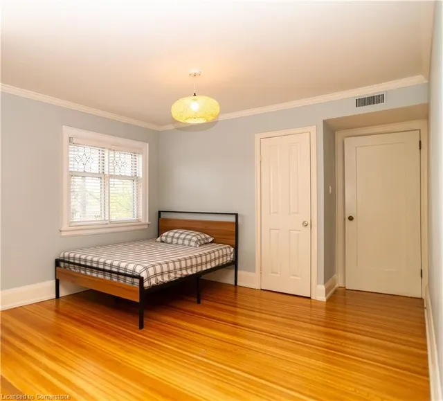 Additional property image - 136 Humbercrest Blvd
