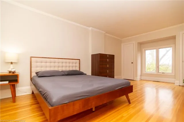 Additional property image - 136 Humbercrest Blvd