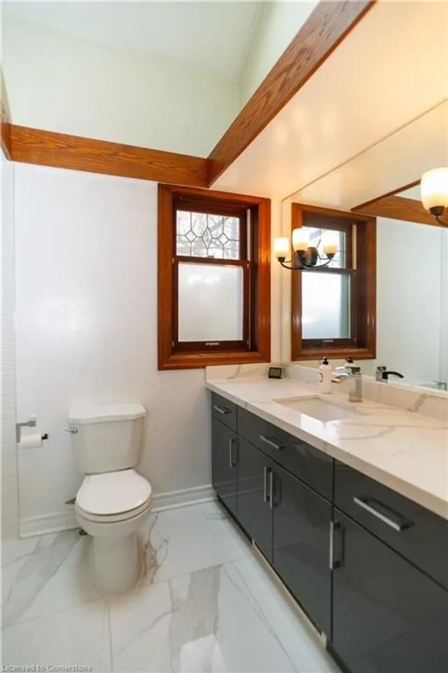 Additional property image - 136 Humbercrest Blvd