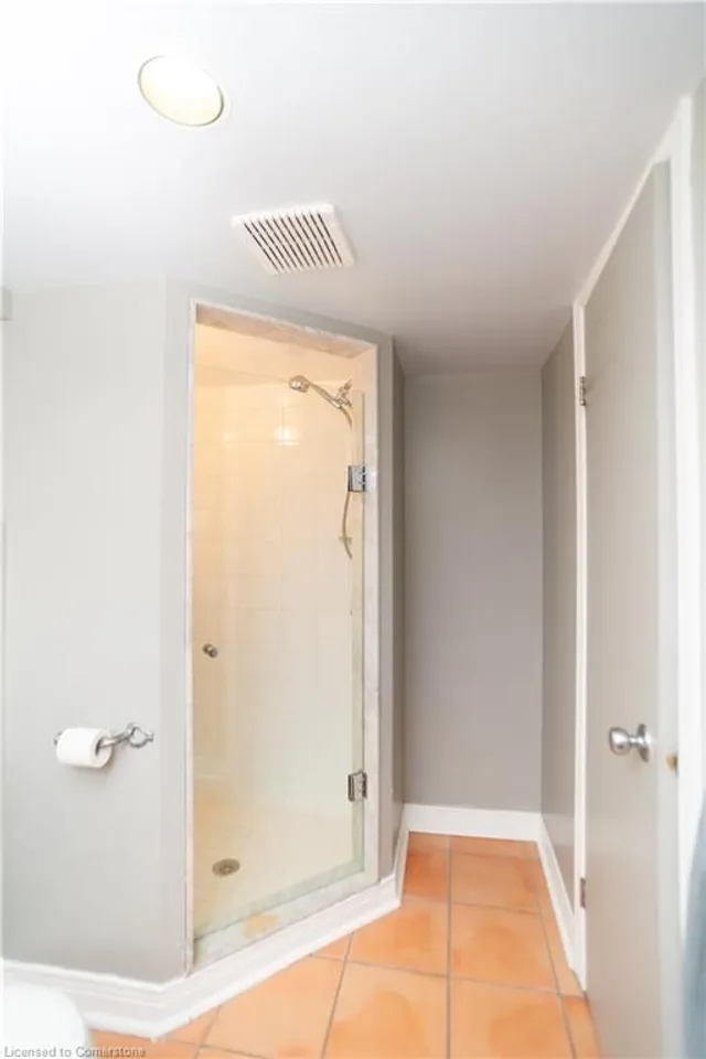 Additional property image - 136 Humbercrest Blvd