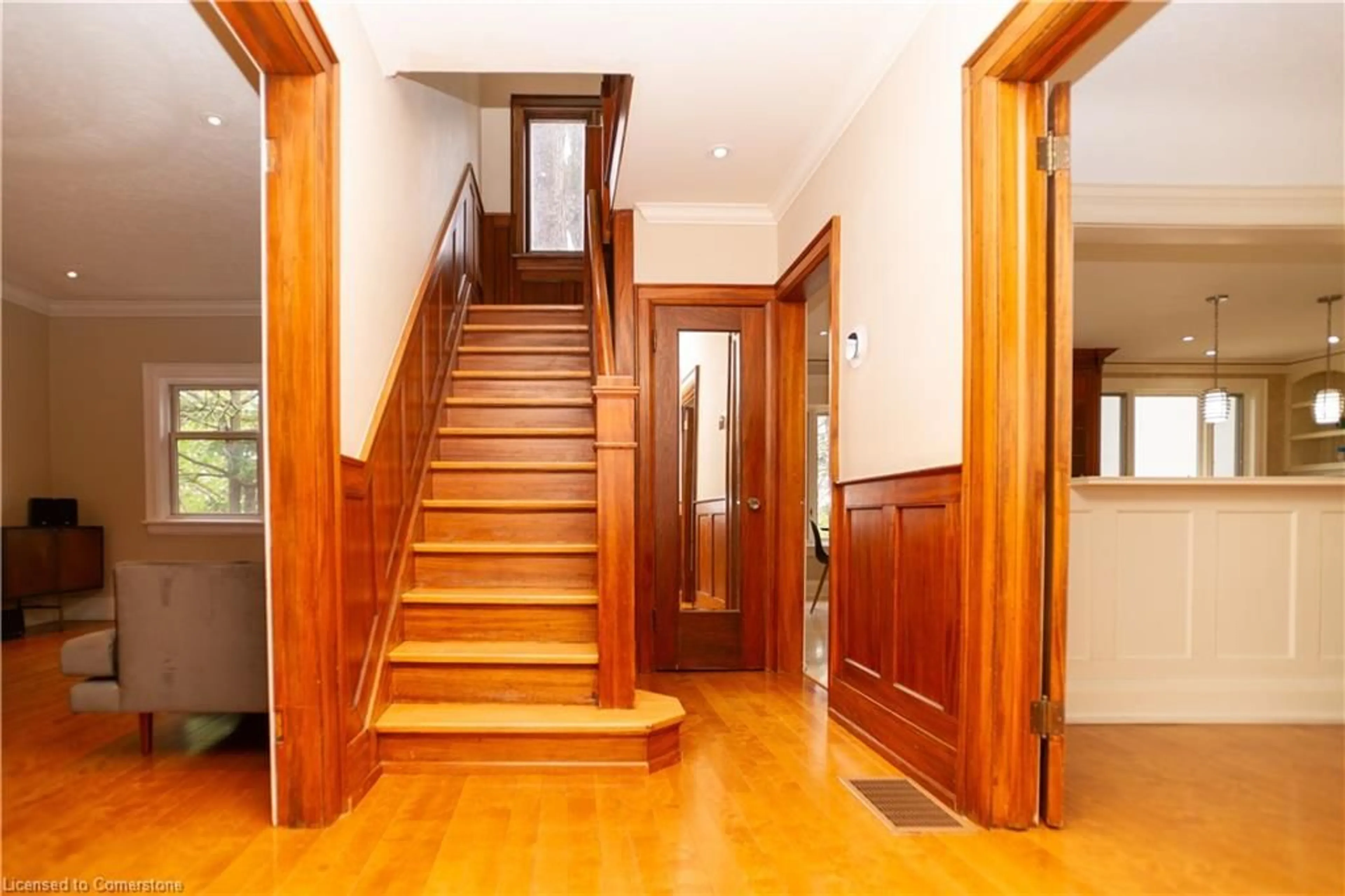 Indoor foyer for 136 Humbercrest Blvd, Toronto Ontario M6S 4L3