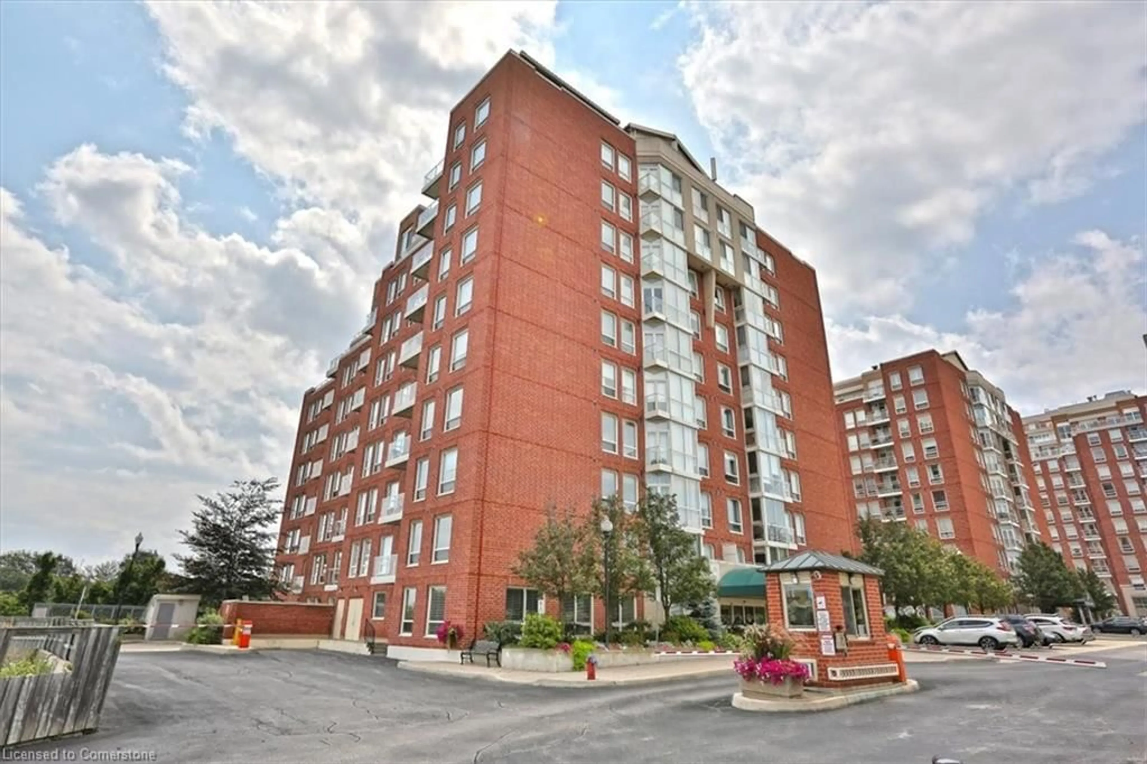 Patio, building for 60 Old Mill Rd #603, Oakville Ontario L6J 7V9