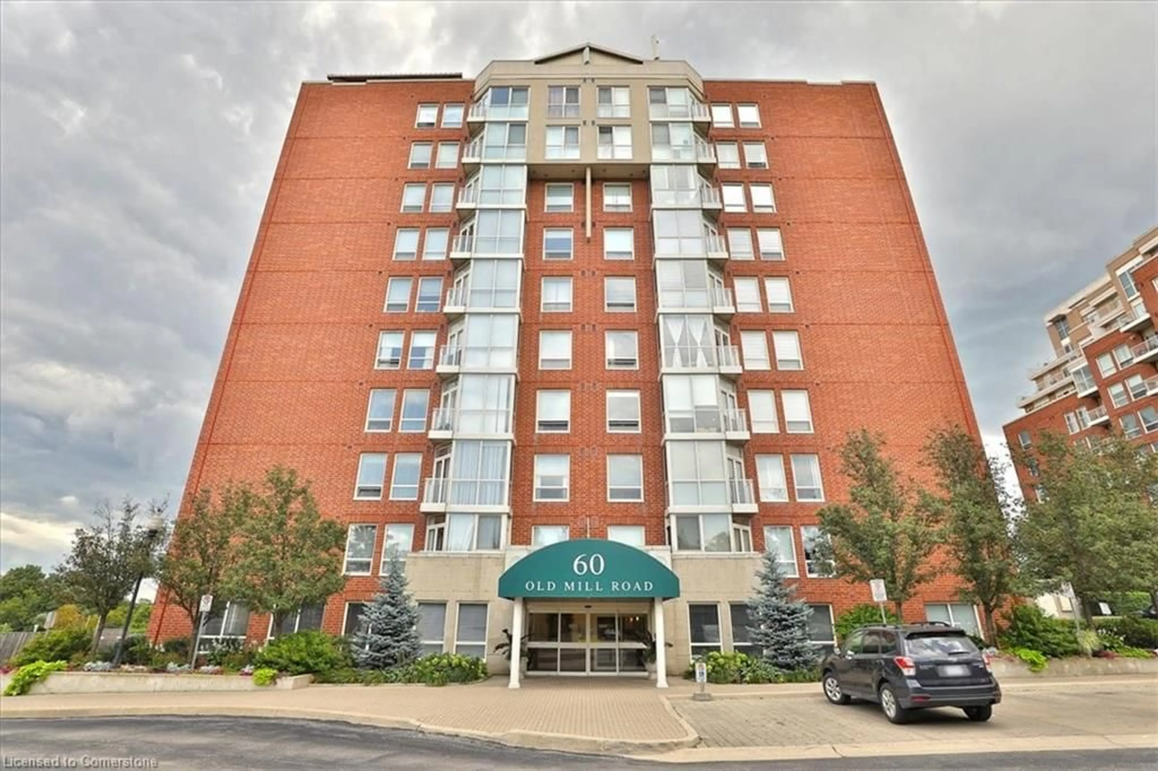 Indoor foyer for 60 Old Mill Rd #603, Oakville Ontario L6J 7V9