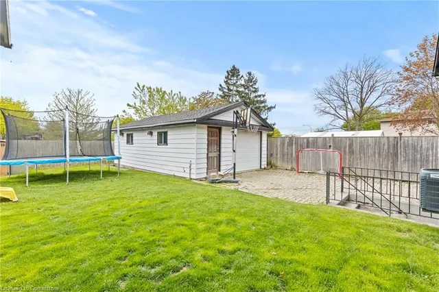 Additional property image - 3 Electra Crt