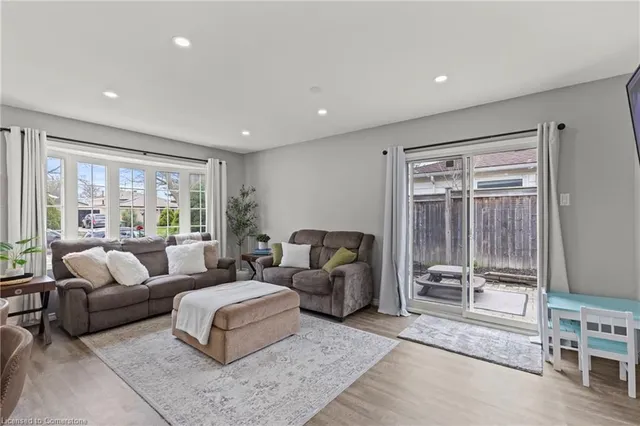Additional property image - 3 Electra Crt