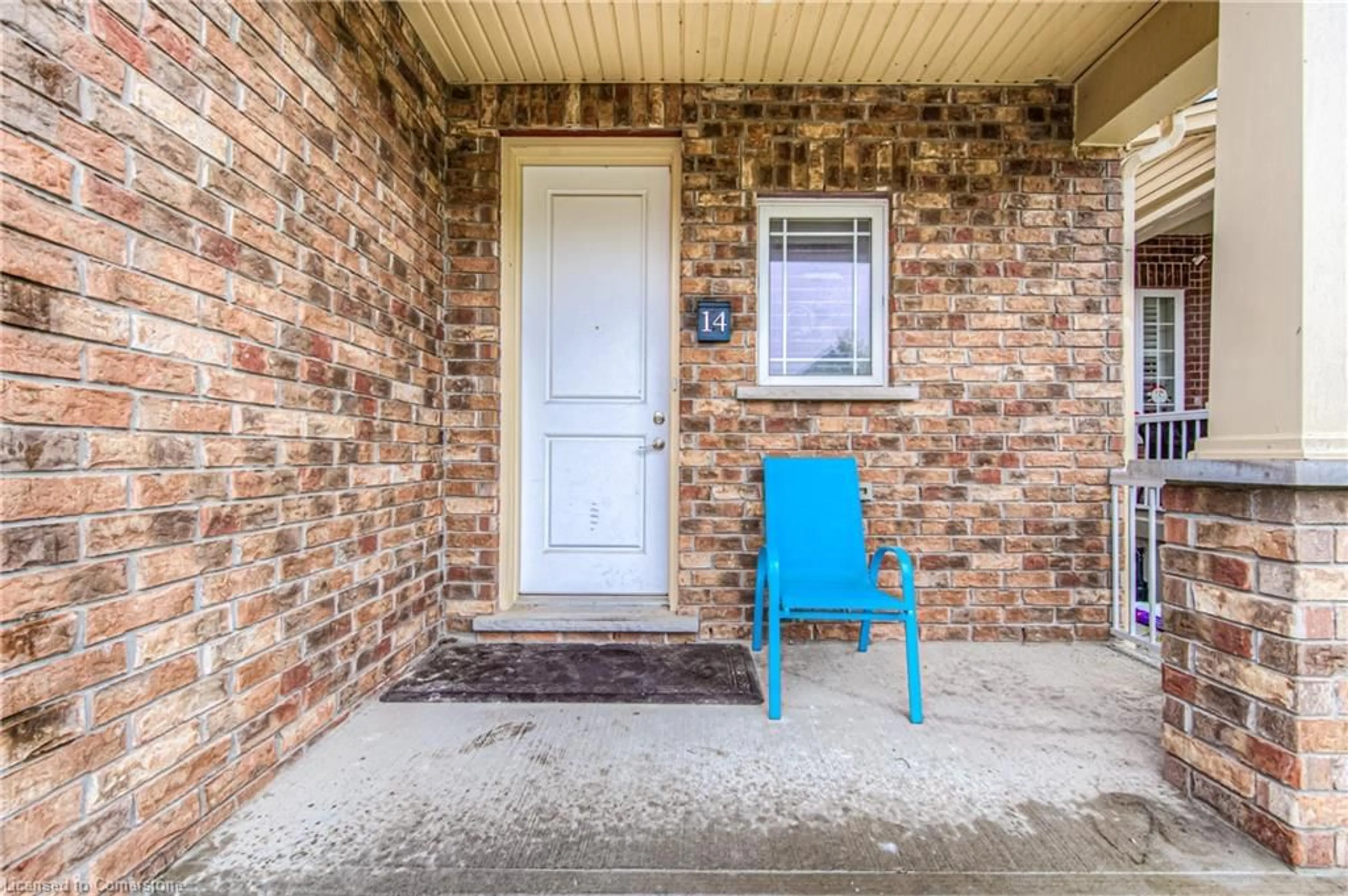 Indoor entryway for 14 Sandybay Ave, Kitchener Ontario N2A 0H7