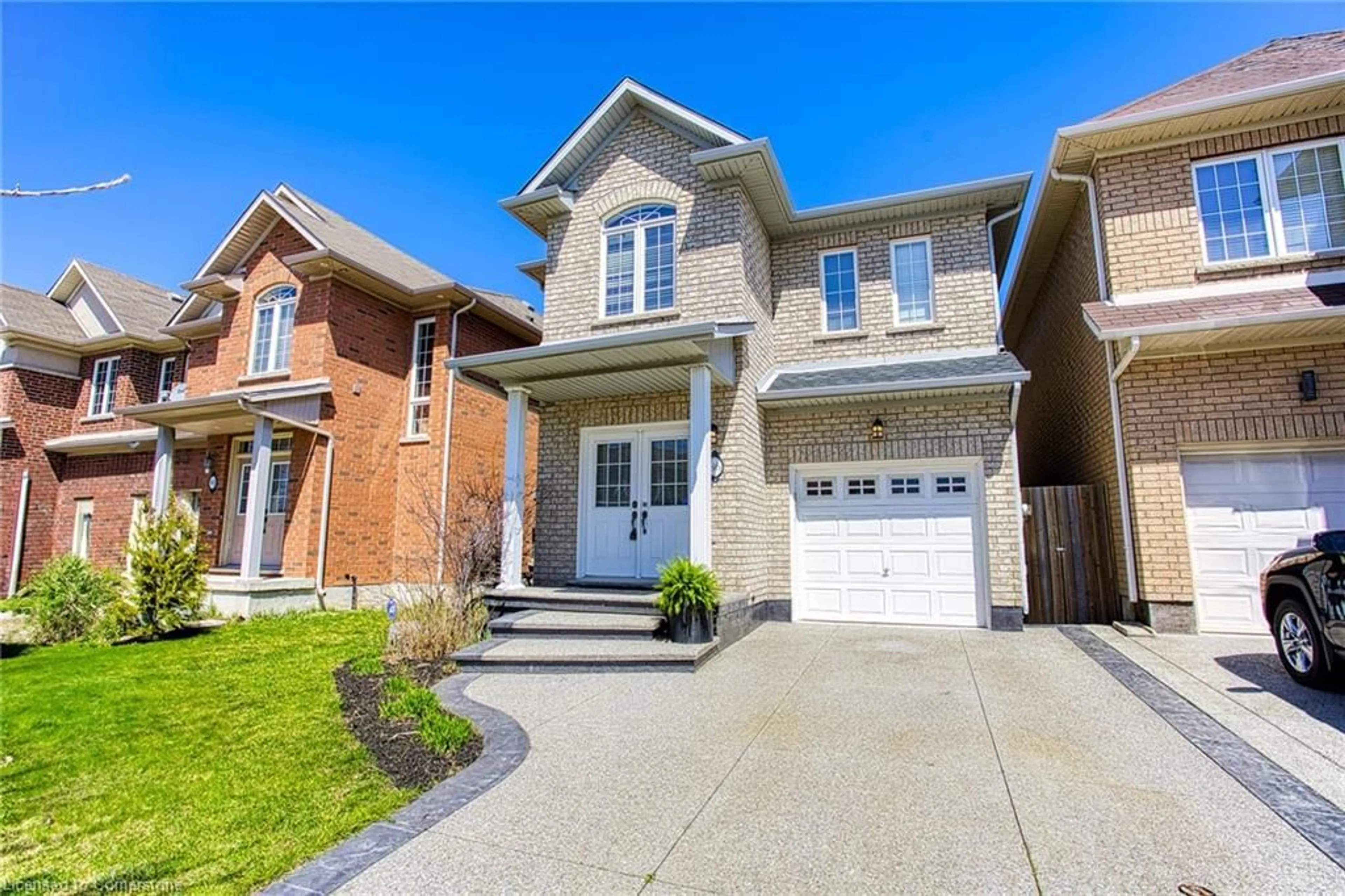 Home with brick exterior material, street for 86 Glendarling Cres, Stoney Creek Ontario L8E 0B1