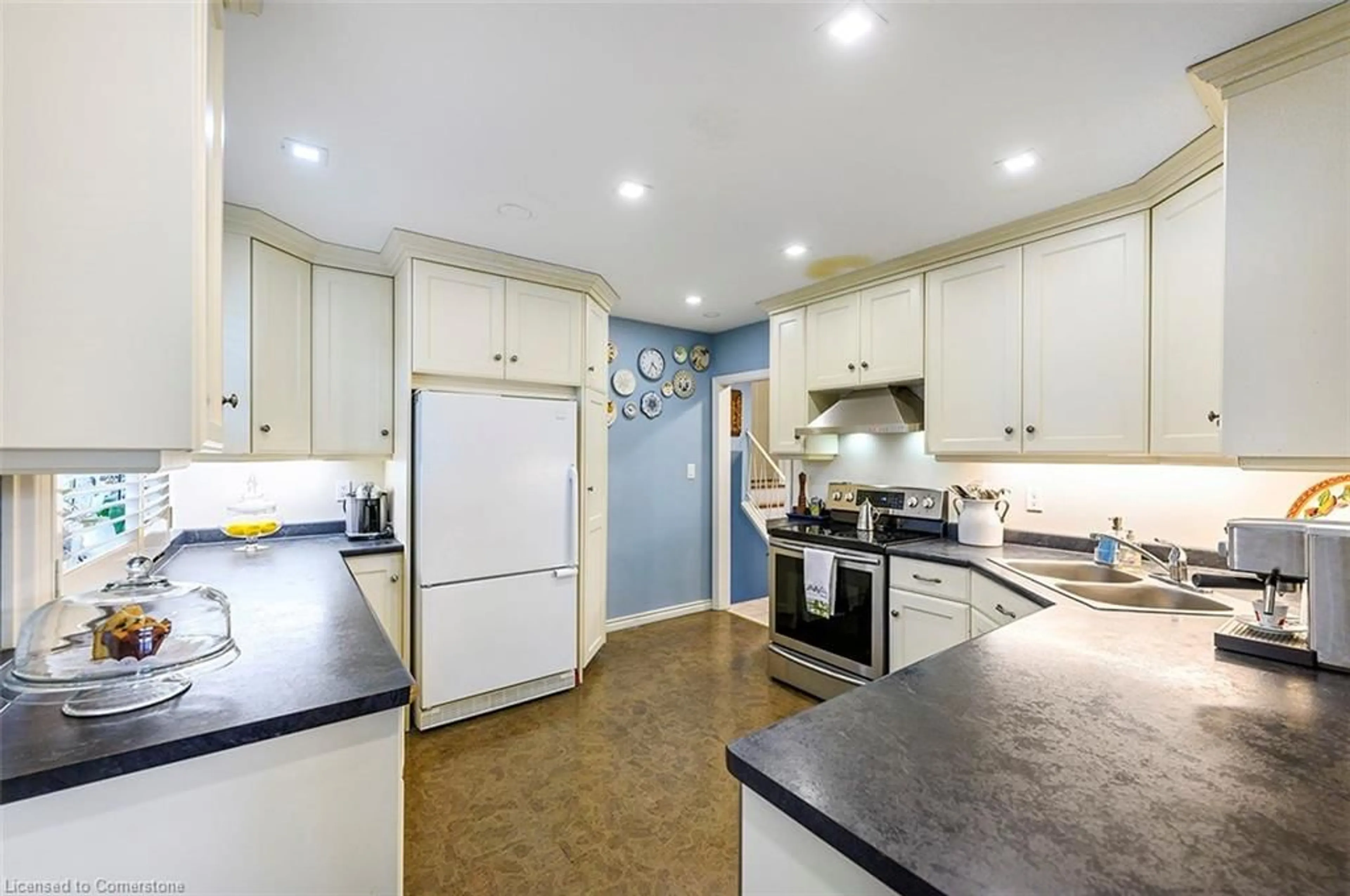 Unknown for 99 Mountbatten Dr, Hamilton Ontario L9C 3V6
