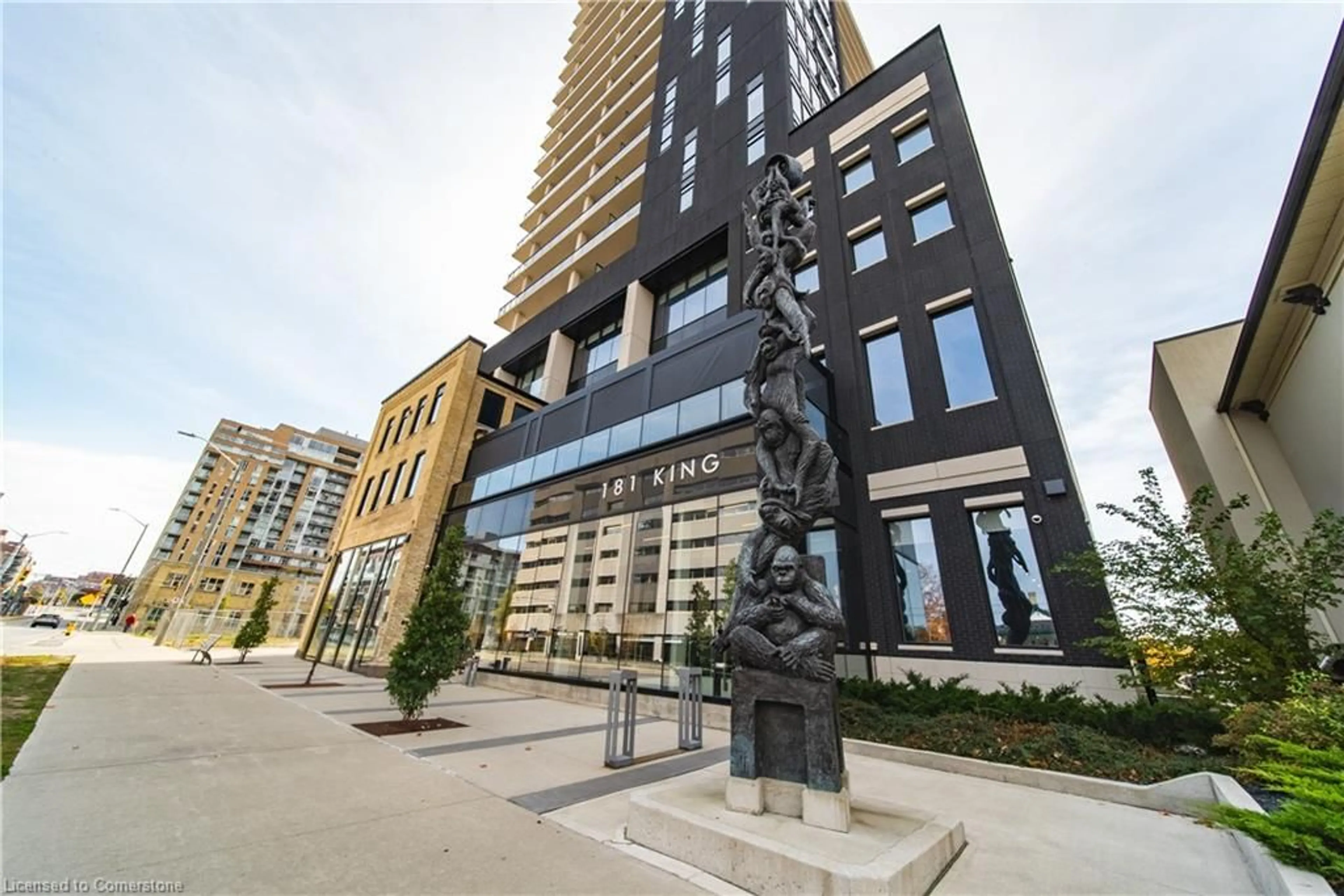 Patio, building for 181 King St #710, Waterloo Ontario N2J 1P7