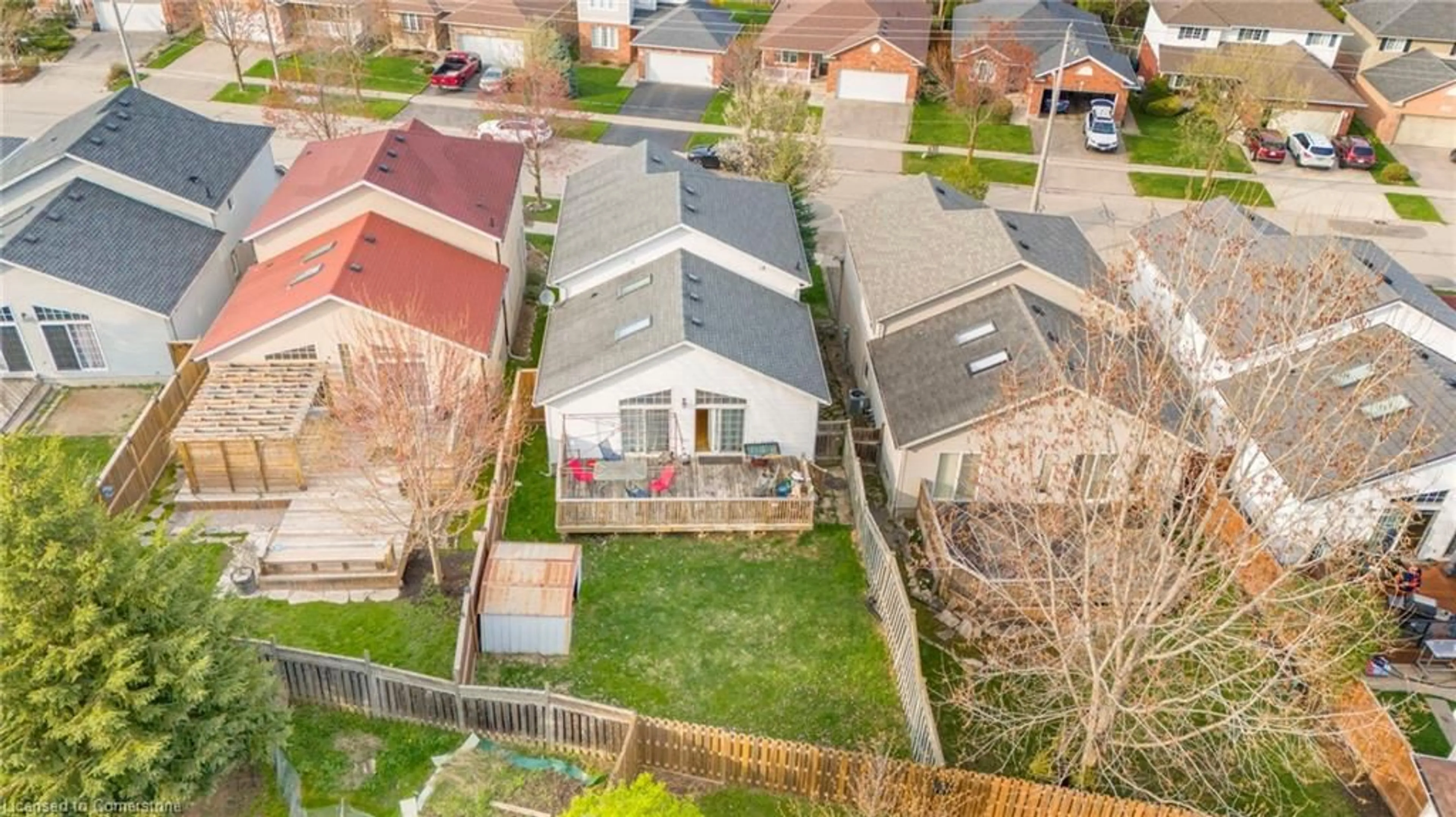 A pic from outside/outdoor area/front of a property/back of a property/a pic from drone, street for 359 Otterbein Rd, Kitchener Ontario N2B 3V9