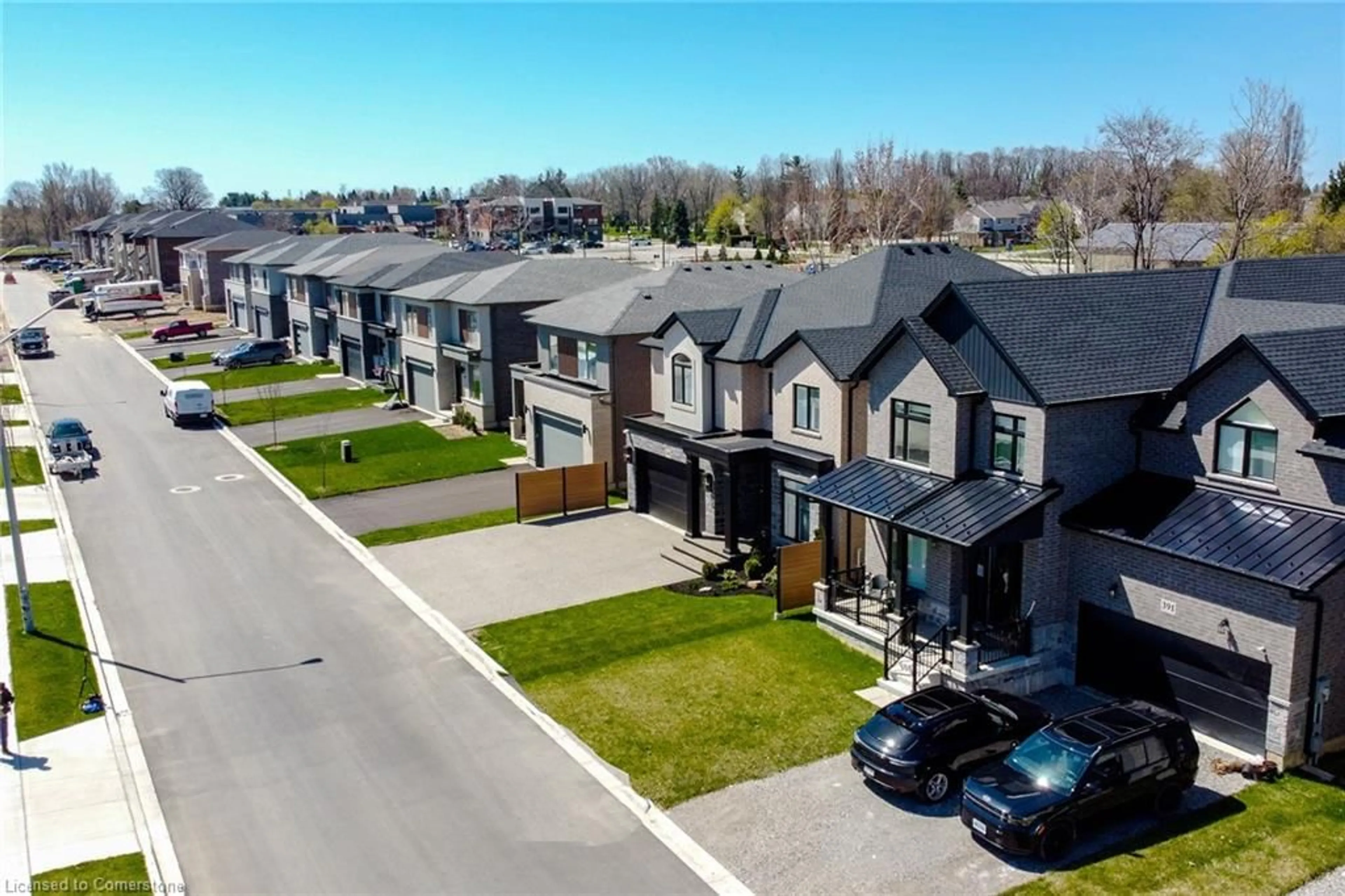 A pic from outside/outdoor area/front of a property/back of a property/a pic from drone, street for 395 Klein Cir, Hamilton Ontario L9K 0K3