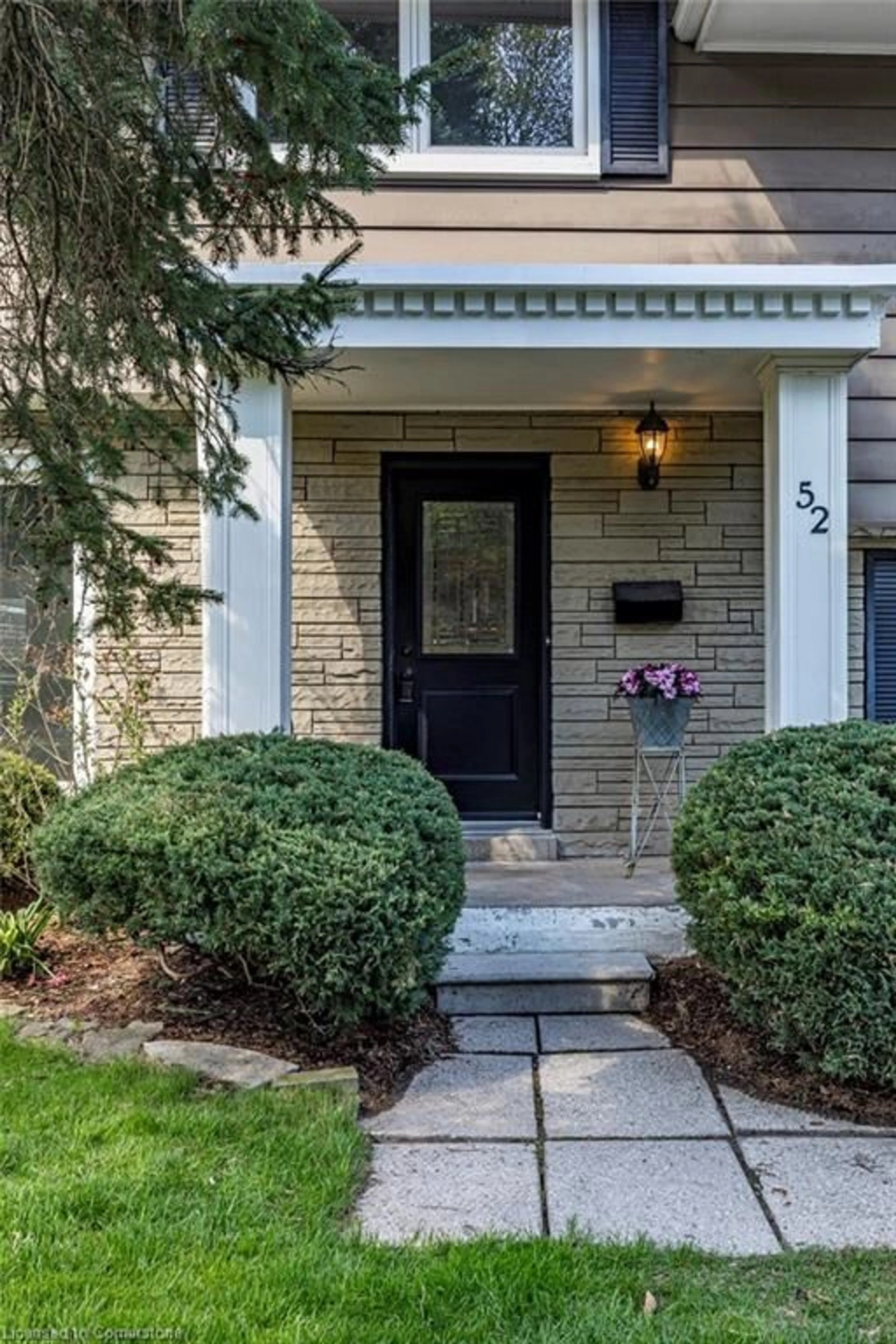 Unknown for 52 Hillcrest Ave, Hamilton Ontario L8P 2W4
