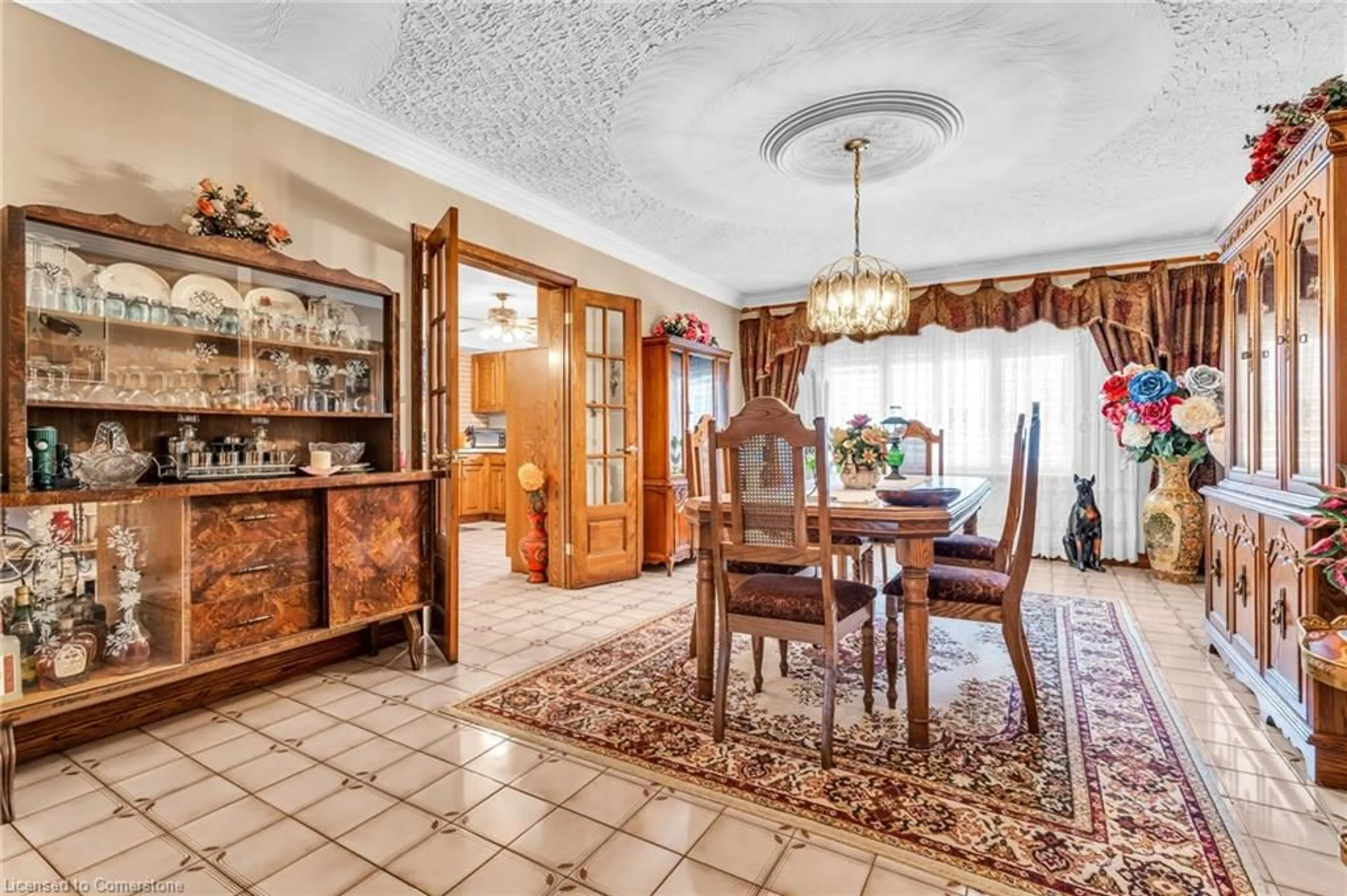 Dining room, ceramic/tile floor for 6 Leckie Ave, Stoney Creek Ontario L8J 2S8