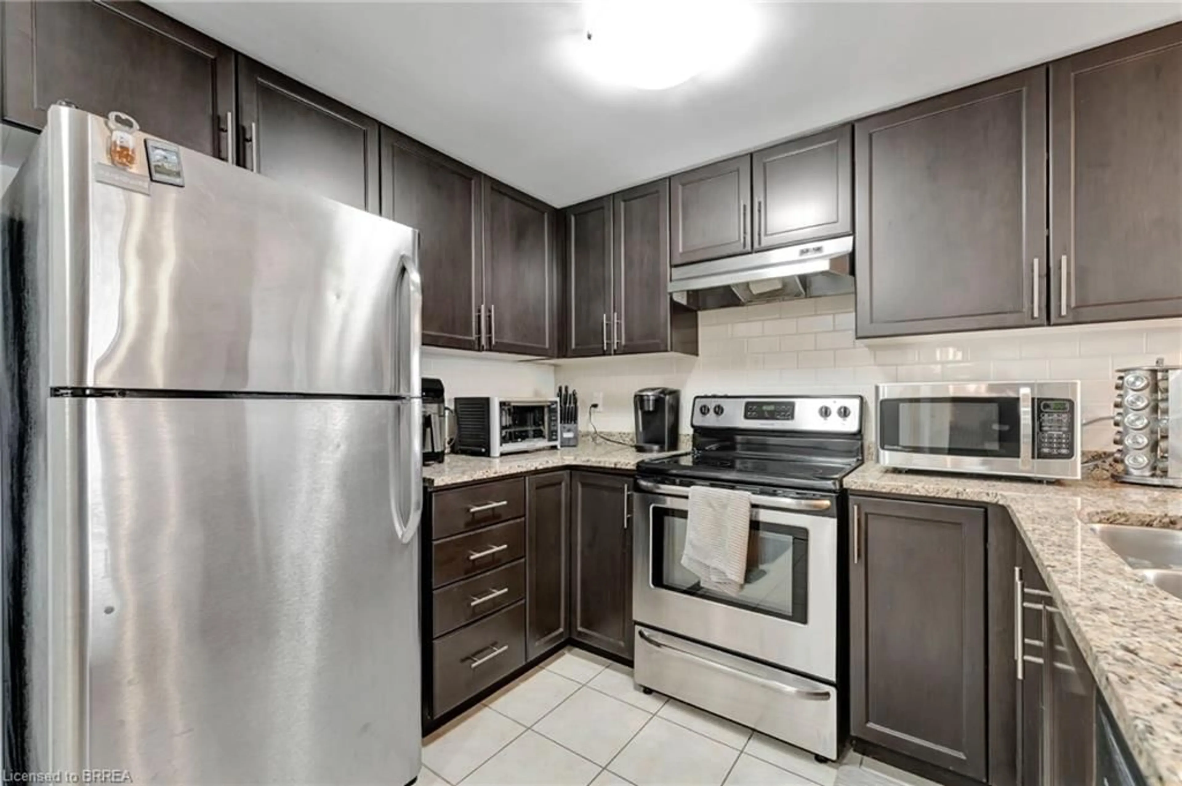 Standard kitchen, unknown for 45 Kingsbury Sq #213, Guelph Ontario N1L 0L2